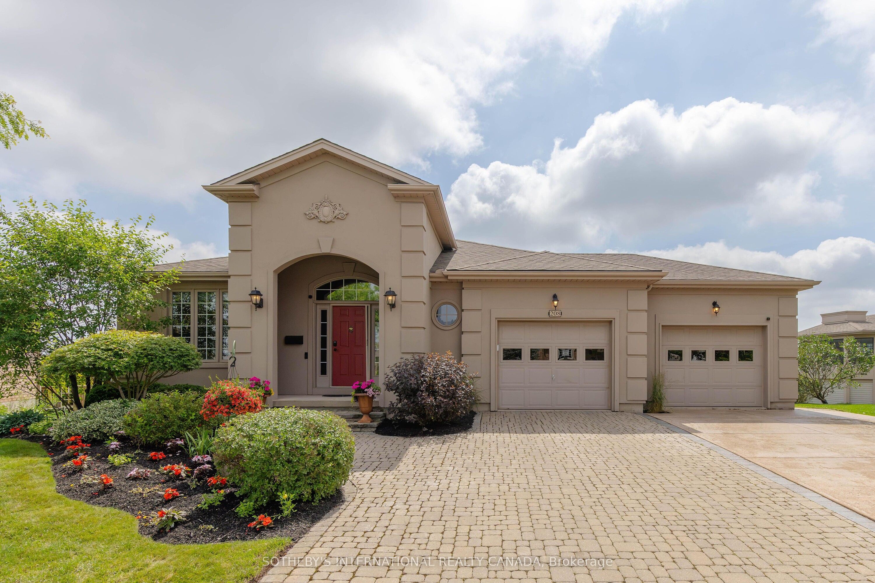 208 Muirfield Trail, Welland, ON L3B 6G7 photo 3