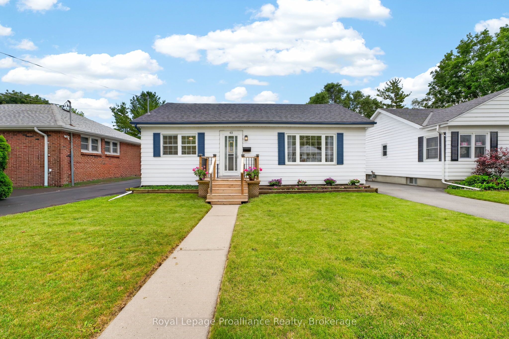 43 Hastings Drive, Belleville, ON K8N 1J4