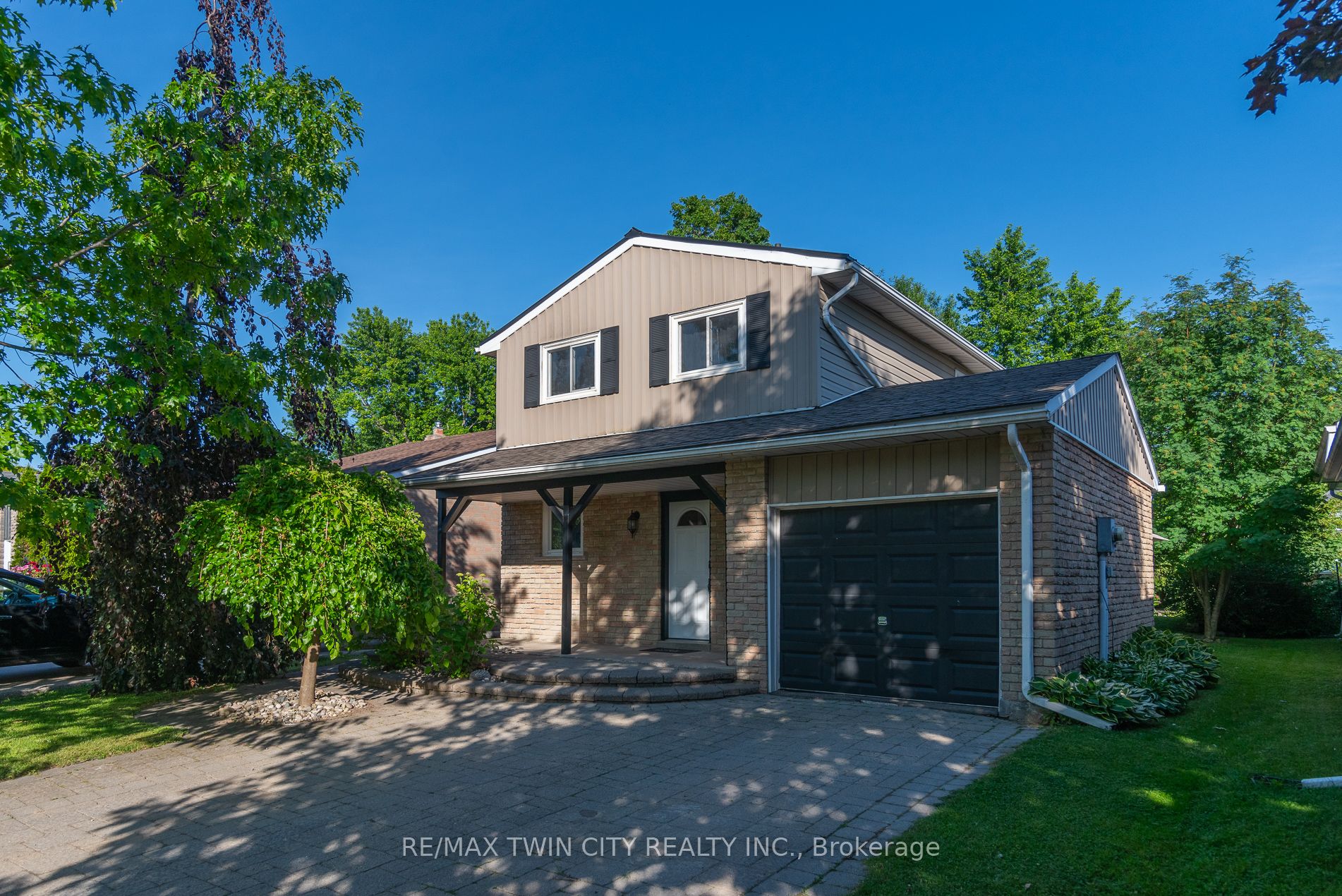 162 Parkside Drive E, Centre Wellington, ON N1M 3E8 photo 3