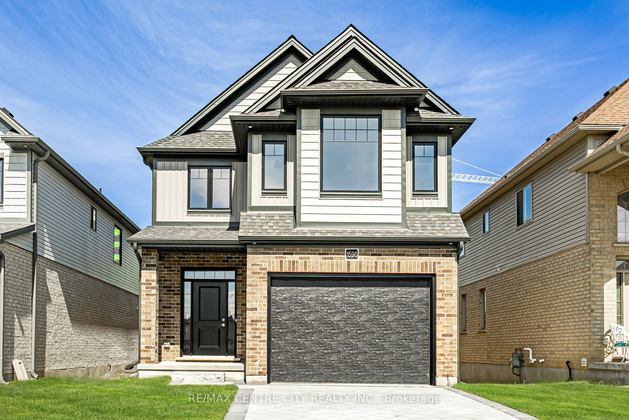 1596 Noah Bend, London North, ON N6G 5S1