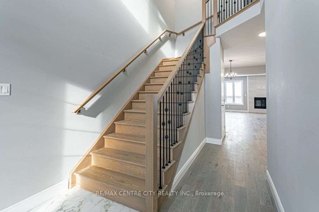 1596 Noah Bend, London North, ON N6G 5S1 photo 5