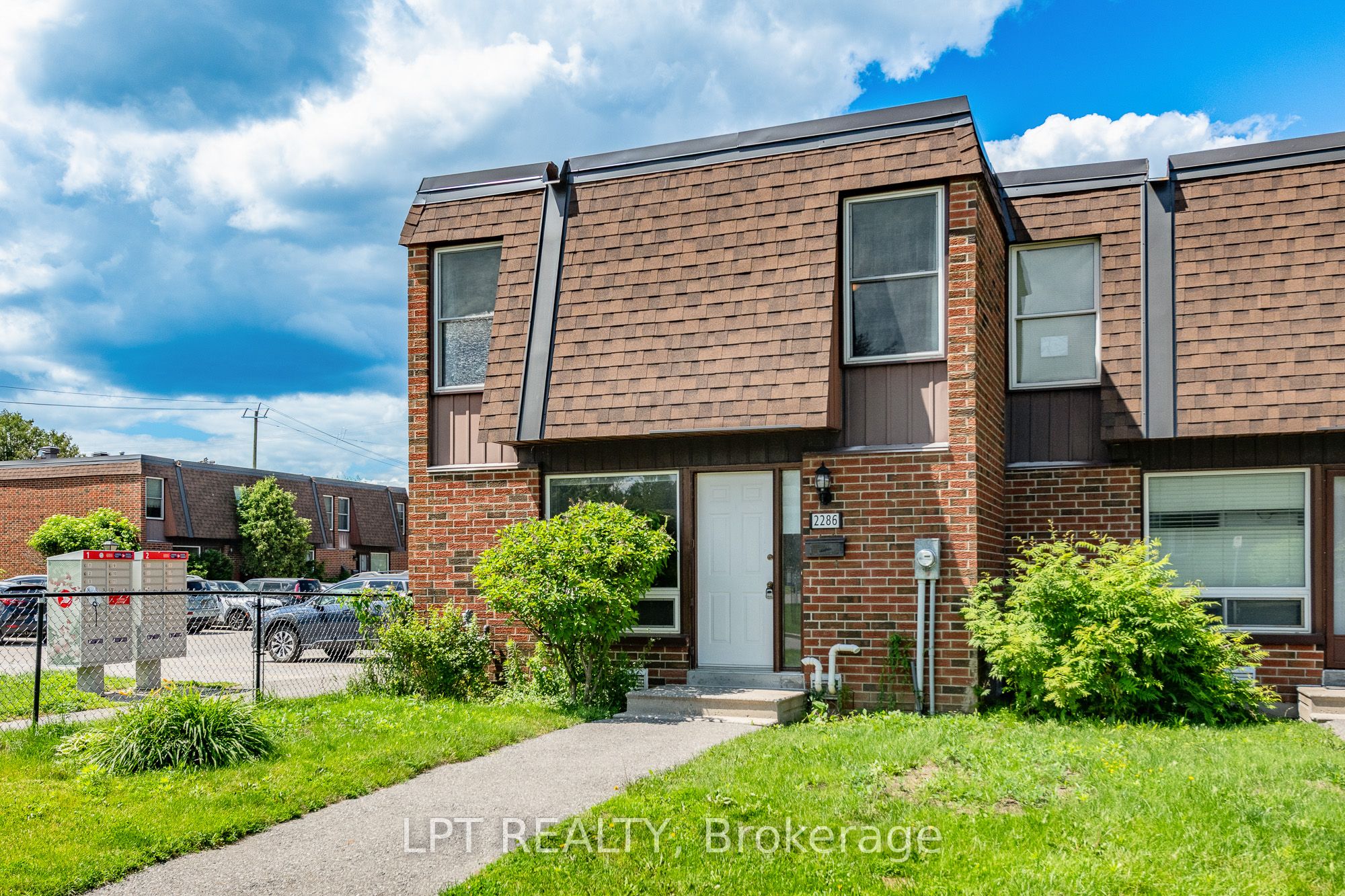 2286 COTTERS Crescent, Hunt Club - Windsor Park Village and Area, ON K1V 8Y6 photo 2