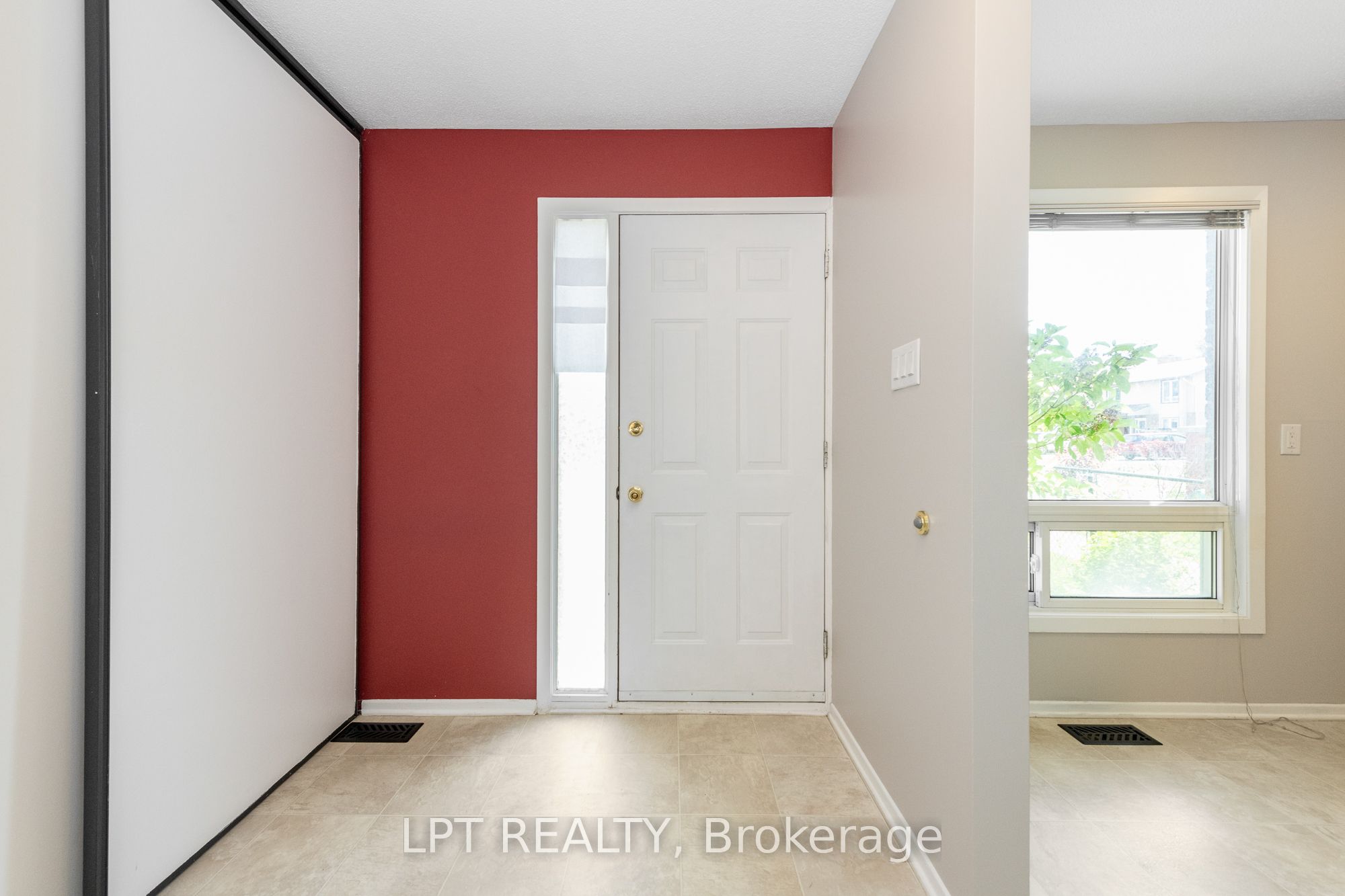 2286 COTTERS Crescent, Hunt Club - Windsor Park Village and Area, ON K1V 8Y6 photo 3