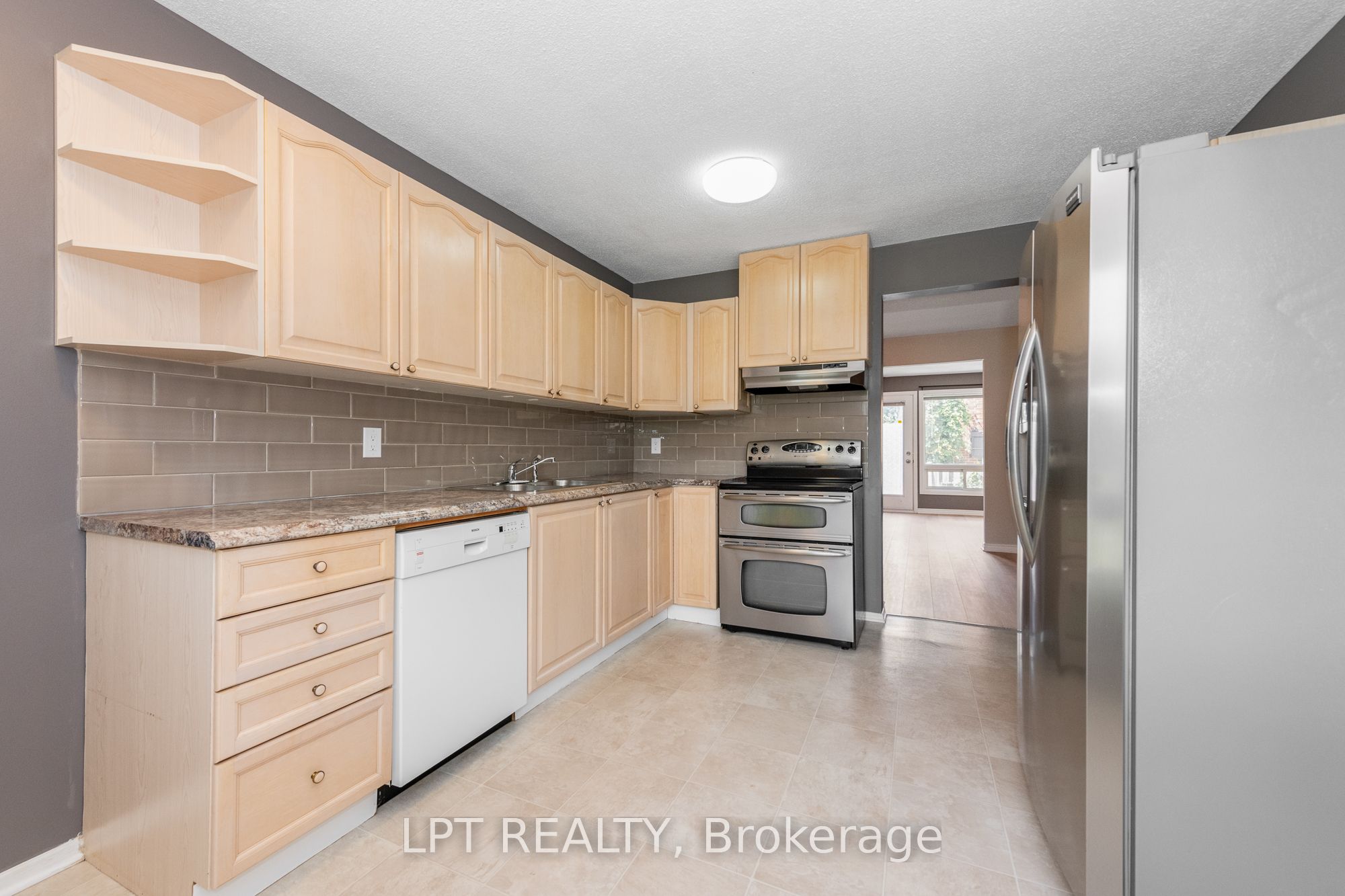 2286 COTTERS Crescent, Hunt Club - Windsor Park Village and Area, ON K1V 8Y6 photo 4
