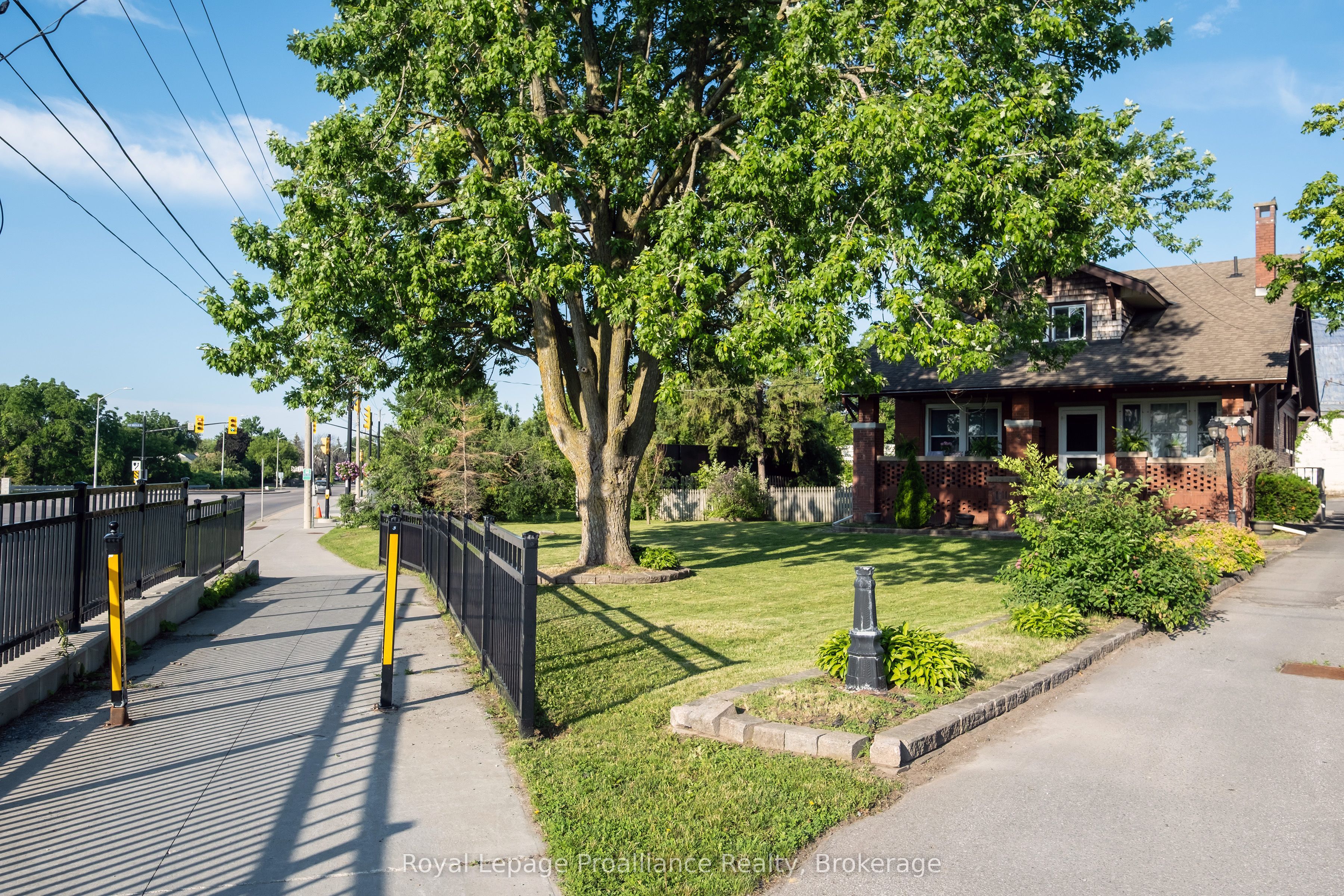 4 Highland Avenue, Belleville, ON K8P 3P9