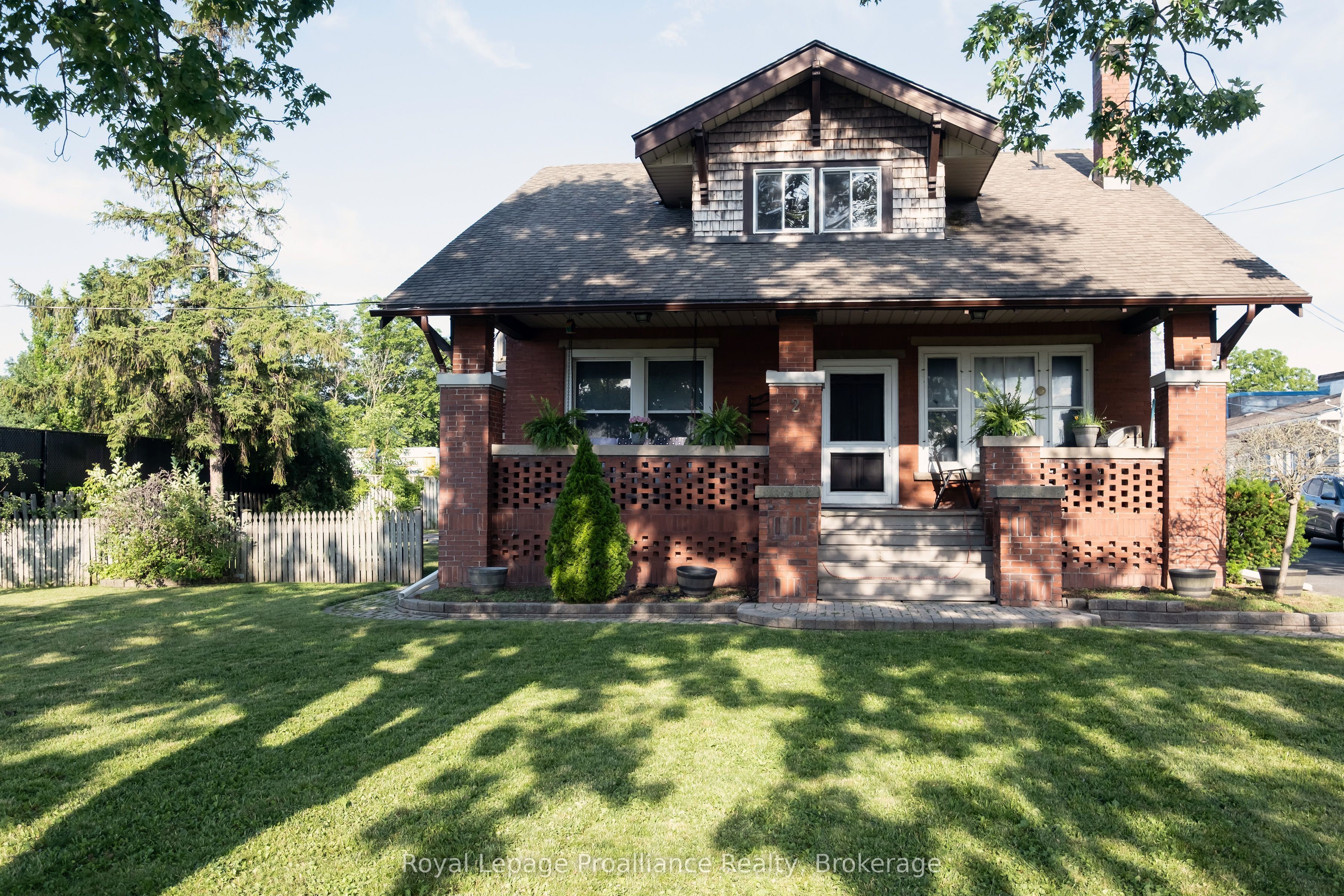 4 Highland Avenue, Belleville, ON K8P 3P9 photo 4