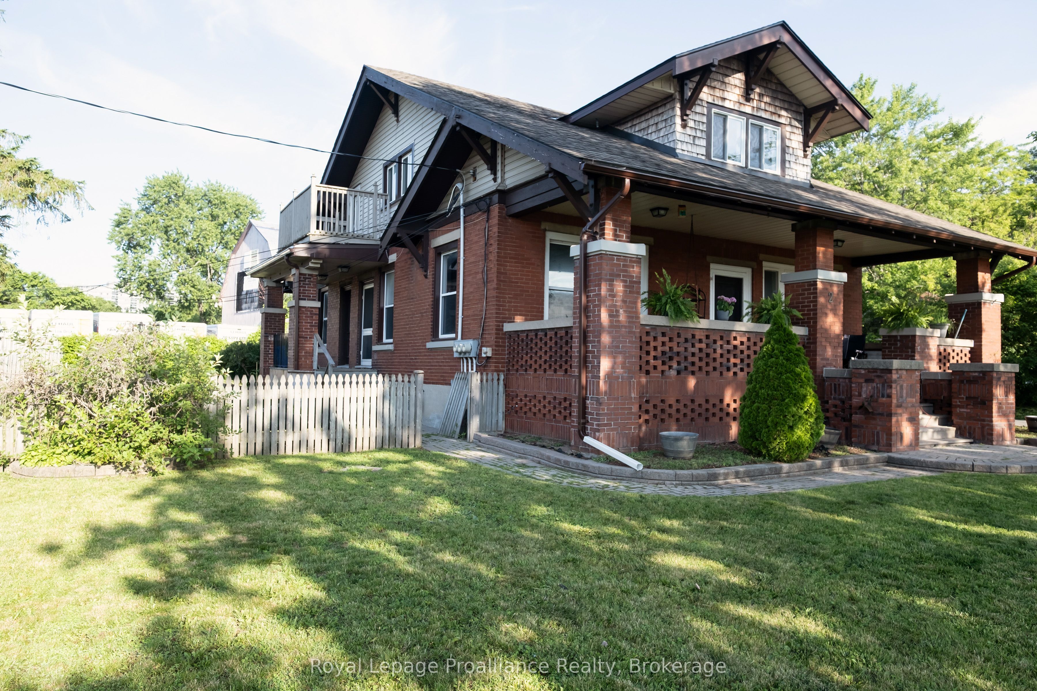 4 Highland Avenue, Belleville, ON K8P 3P9 photo 5