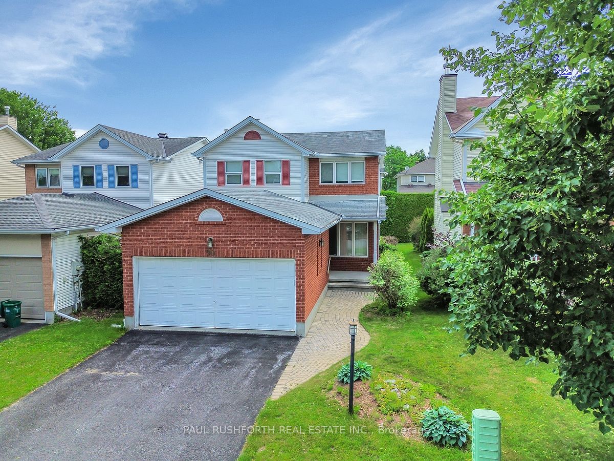 90 Moresby Drive, Kanata, ON K2M 2J6