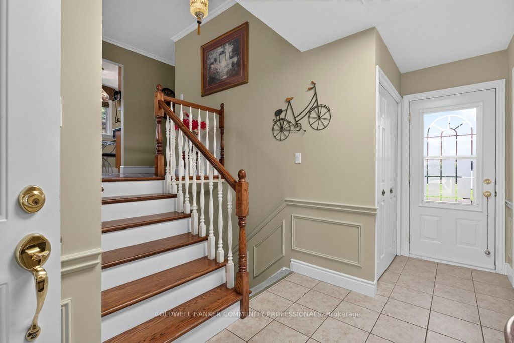 409 Mohawk Road W, Hamilton, ON L9C 1W5 photo 4