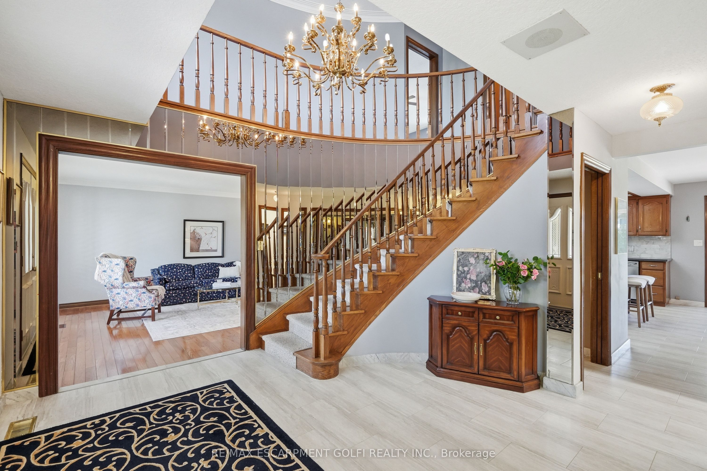 24 Renfrew Drive, Thorold, ON L2V 4E7 photo 5