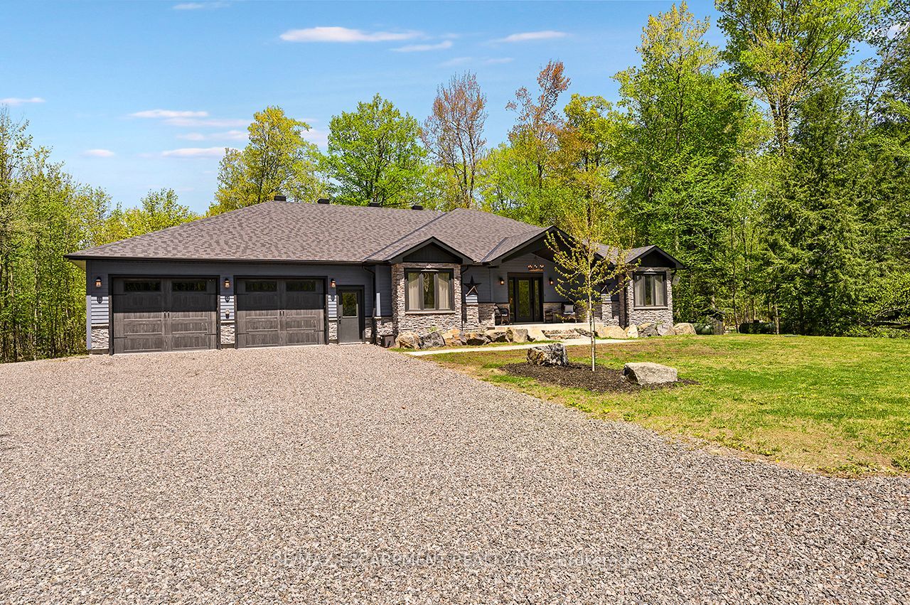 1068 Xavier Street, Gravenhurst, ON P0E 1G0 photo 2