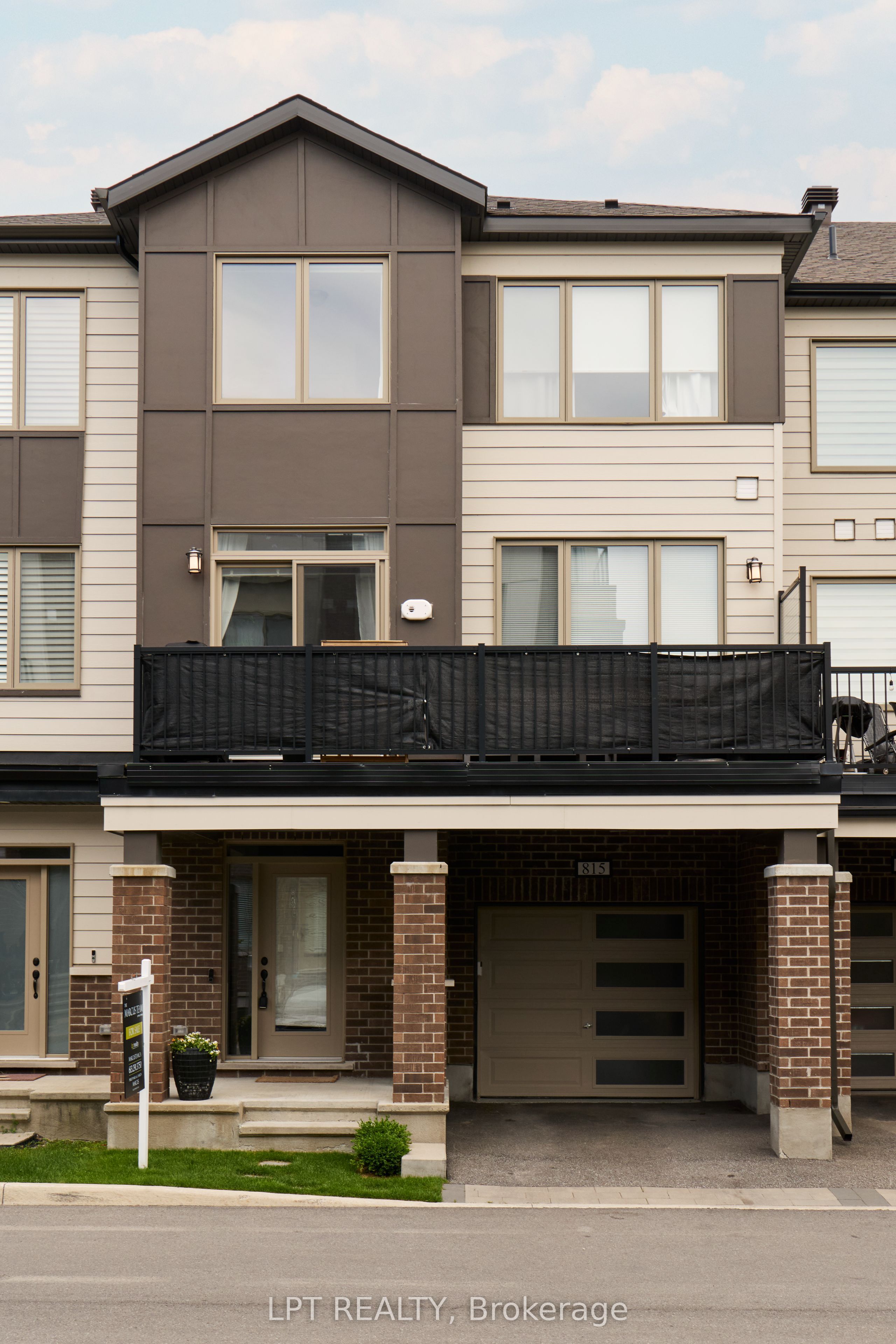 815 Kiniw Private, Manor Park - Cardinal Glen and Area, ON K1K 4Z4 photo 2