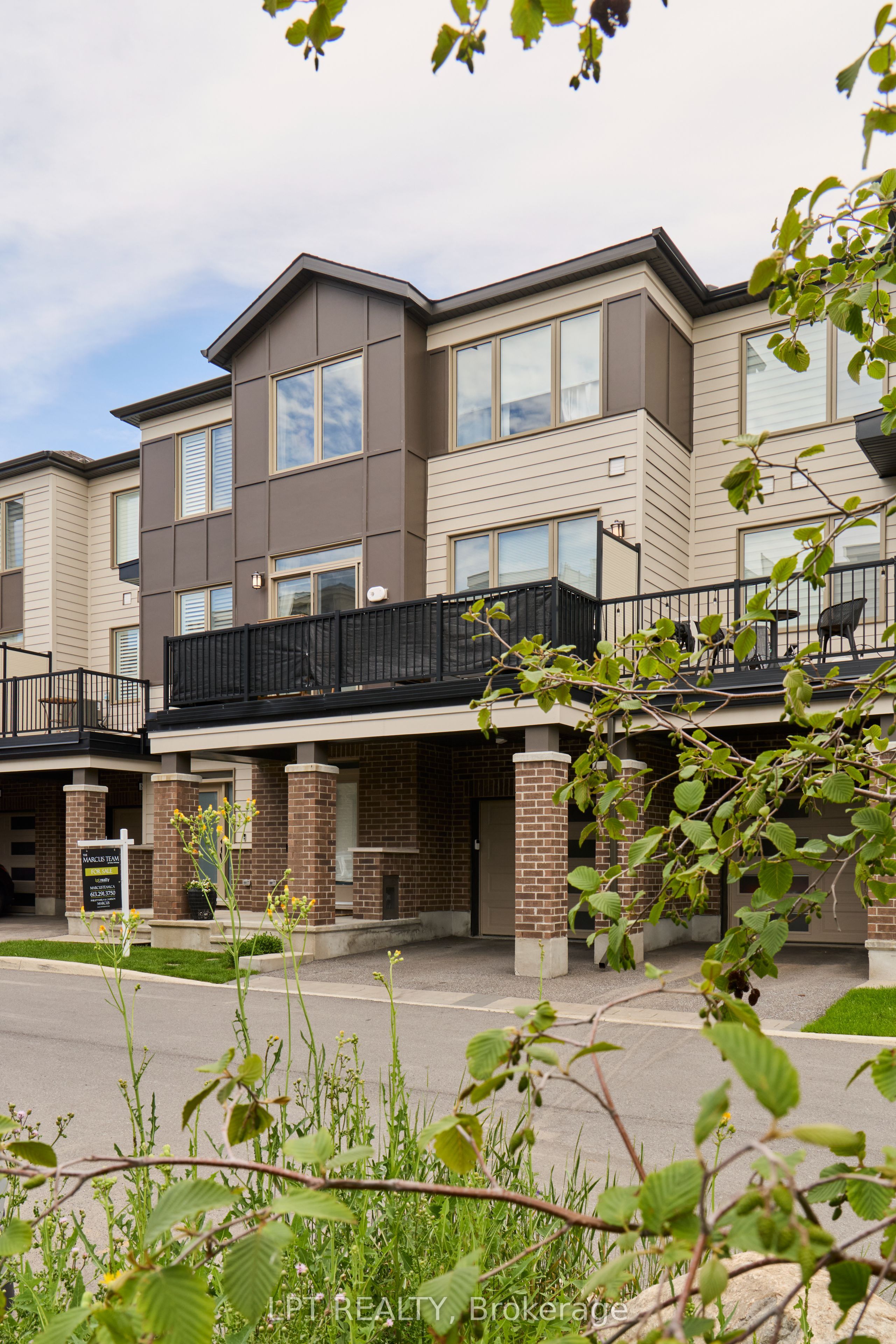 815 Kiniw Private, Manor Park - Cardinal Glen and Area, ON K1K 4Z4 photo 3