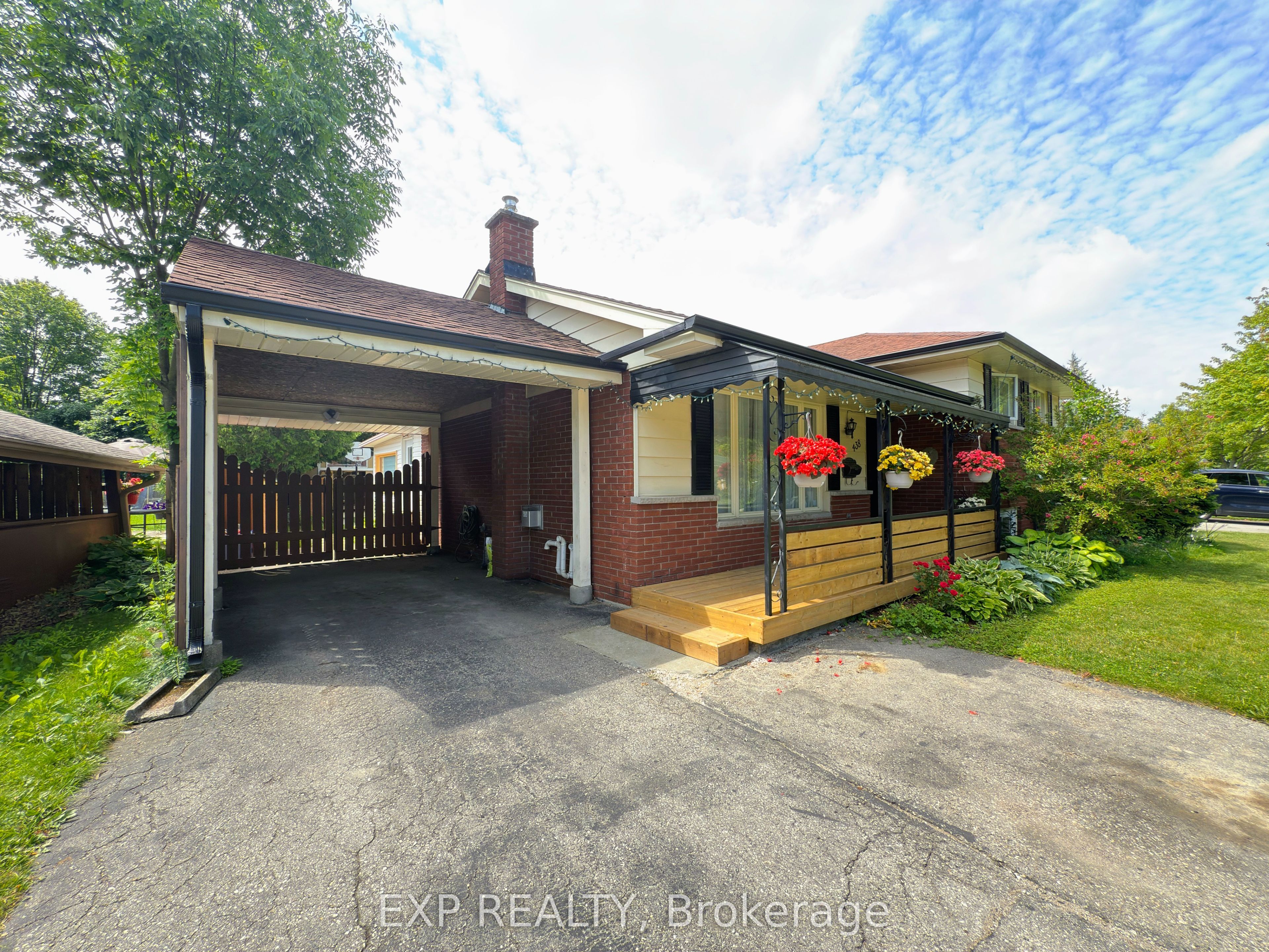 438 Magnolia Crescent, London East, ON N5Y 4S9 photo 3