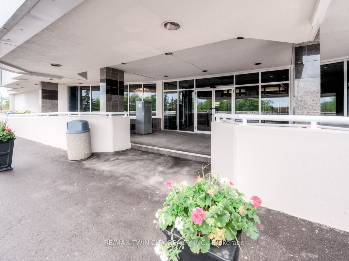 190 Hespeler Road 905, Cambridge, ON N1R 8B8 photo 4