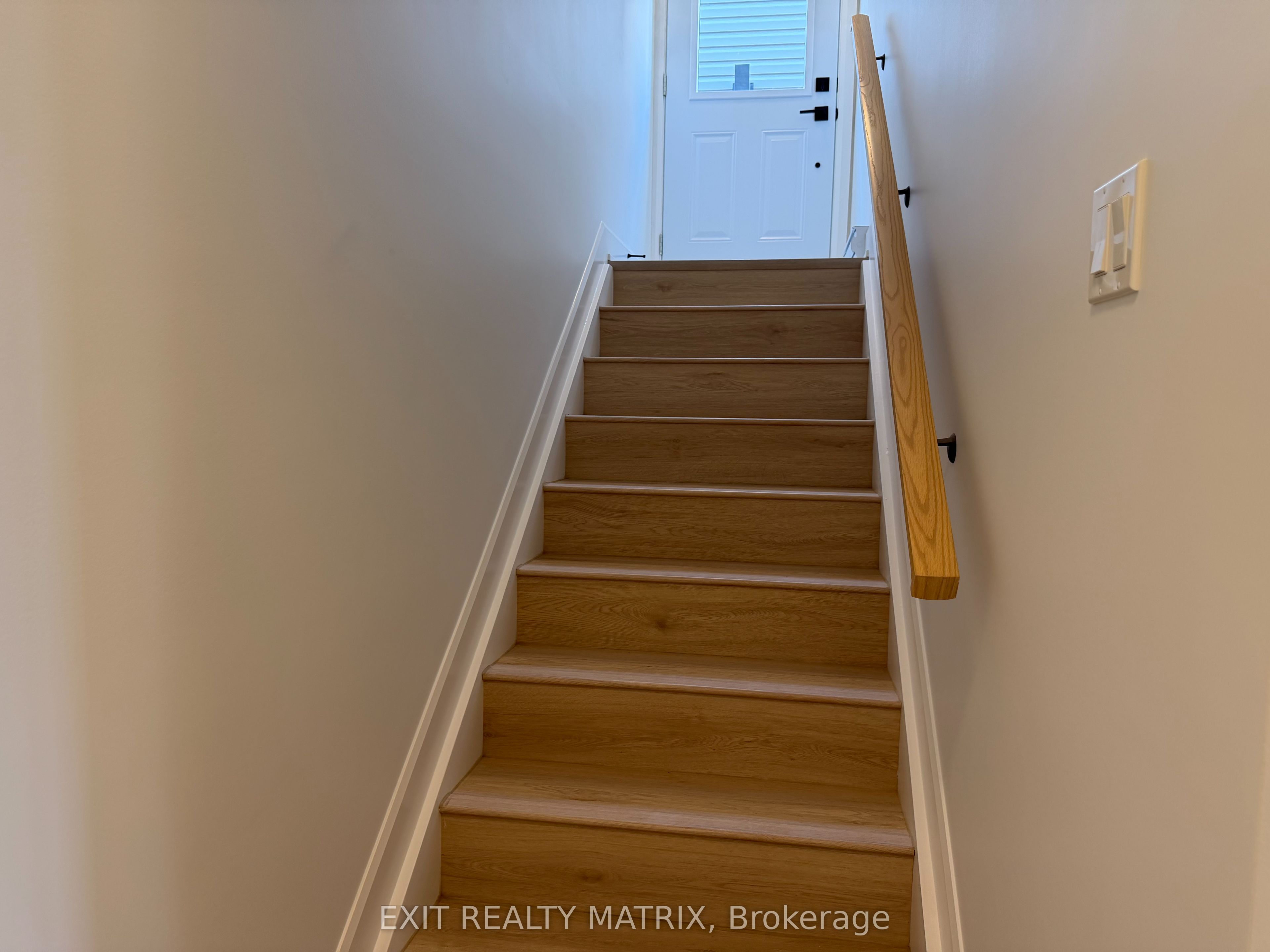 608 Hector Court A, Russell, ON K0A 1W0 photo 2