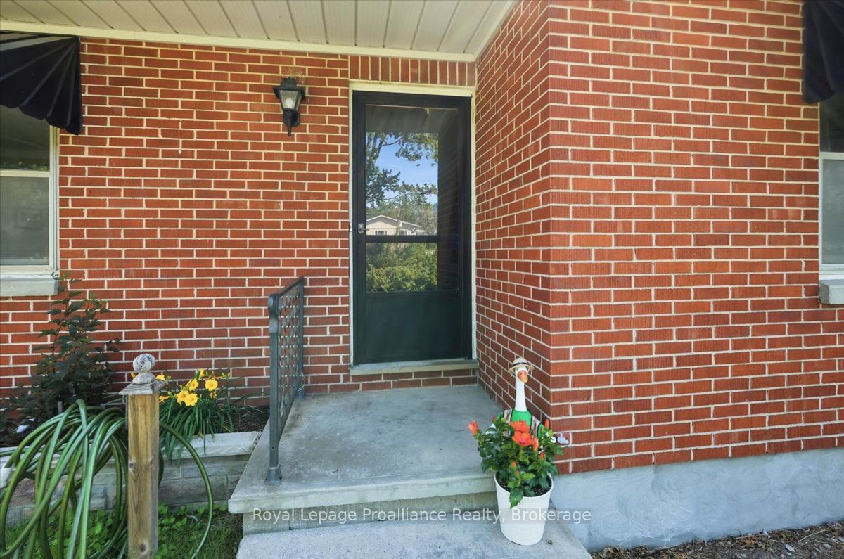 3798 Highway 37, Belleville, ON K0K 2Y0 photo 3