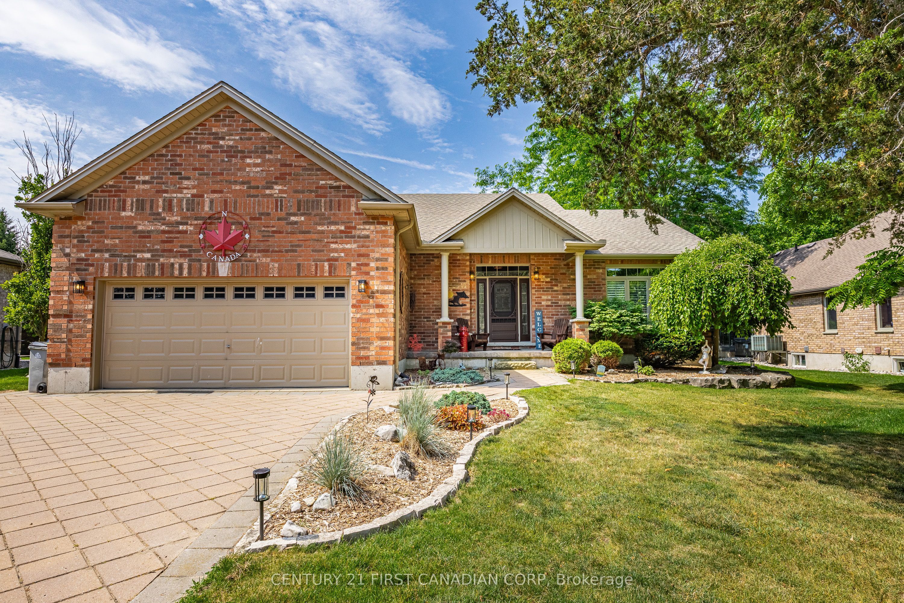 10159 Meadowlily Crescent, Lambton Shores, ON N0M 1T0 photo 3
