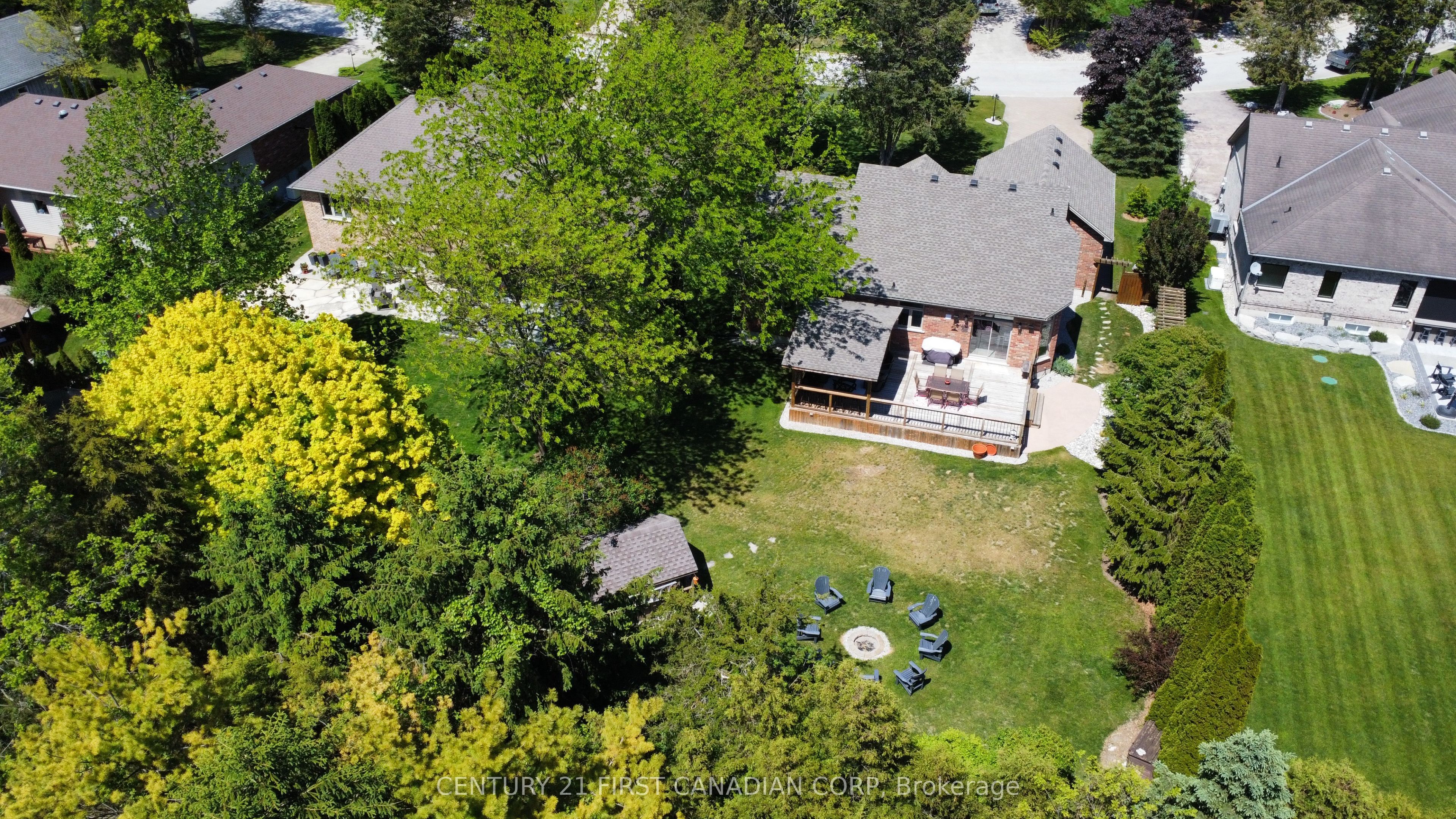 10159 Meadowlily Crescent, Lambton Shores, ON N0M 1T0 photo 5