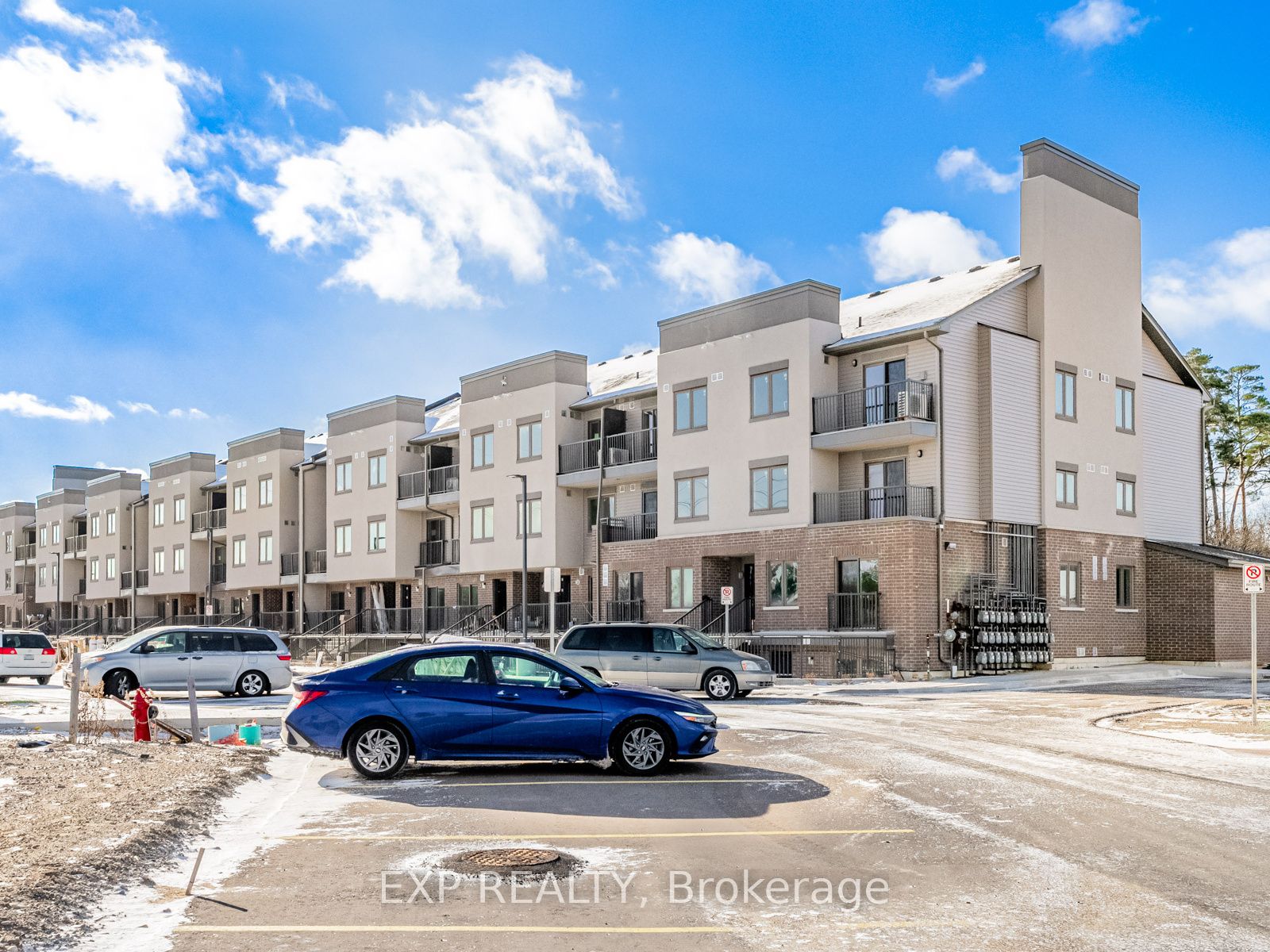 370 Fisher mills Road C01, Cambridge, ON N3C 4N5
