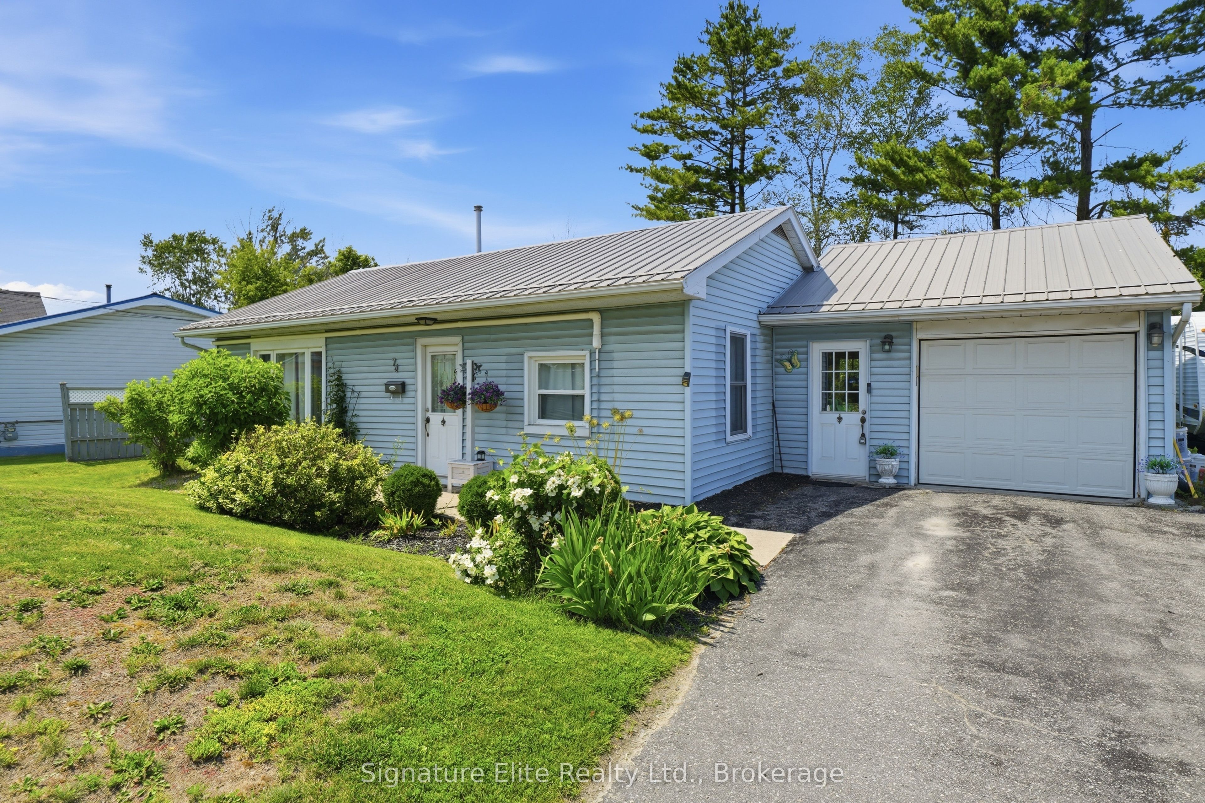 74 Highway 33, Quinte West, ON K8V 5P6 photo 2