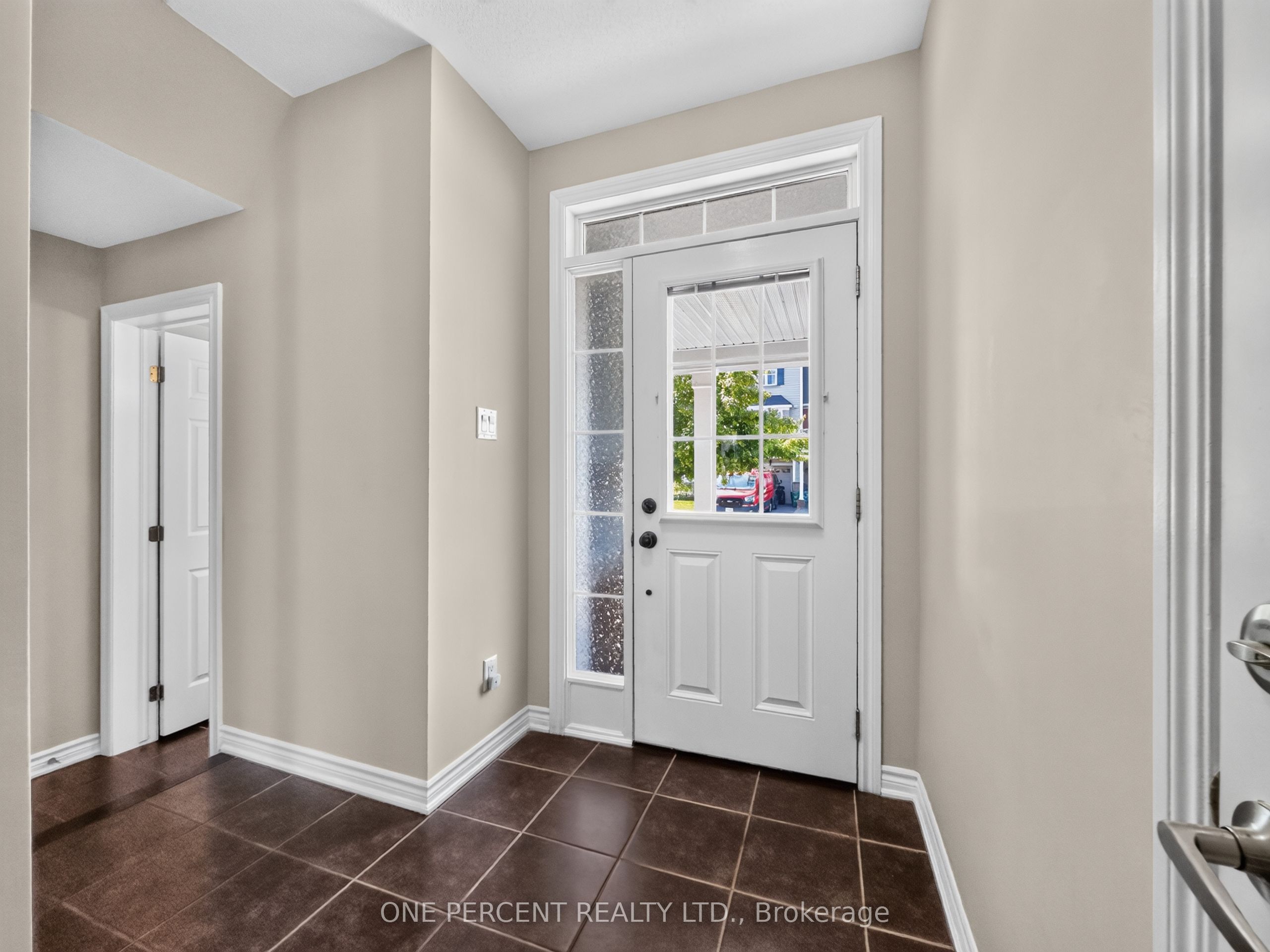 357 Sweet Grass Circle, Barrhaven, ON K2J 5W9 photo 4