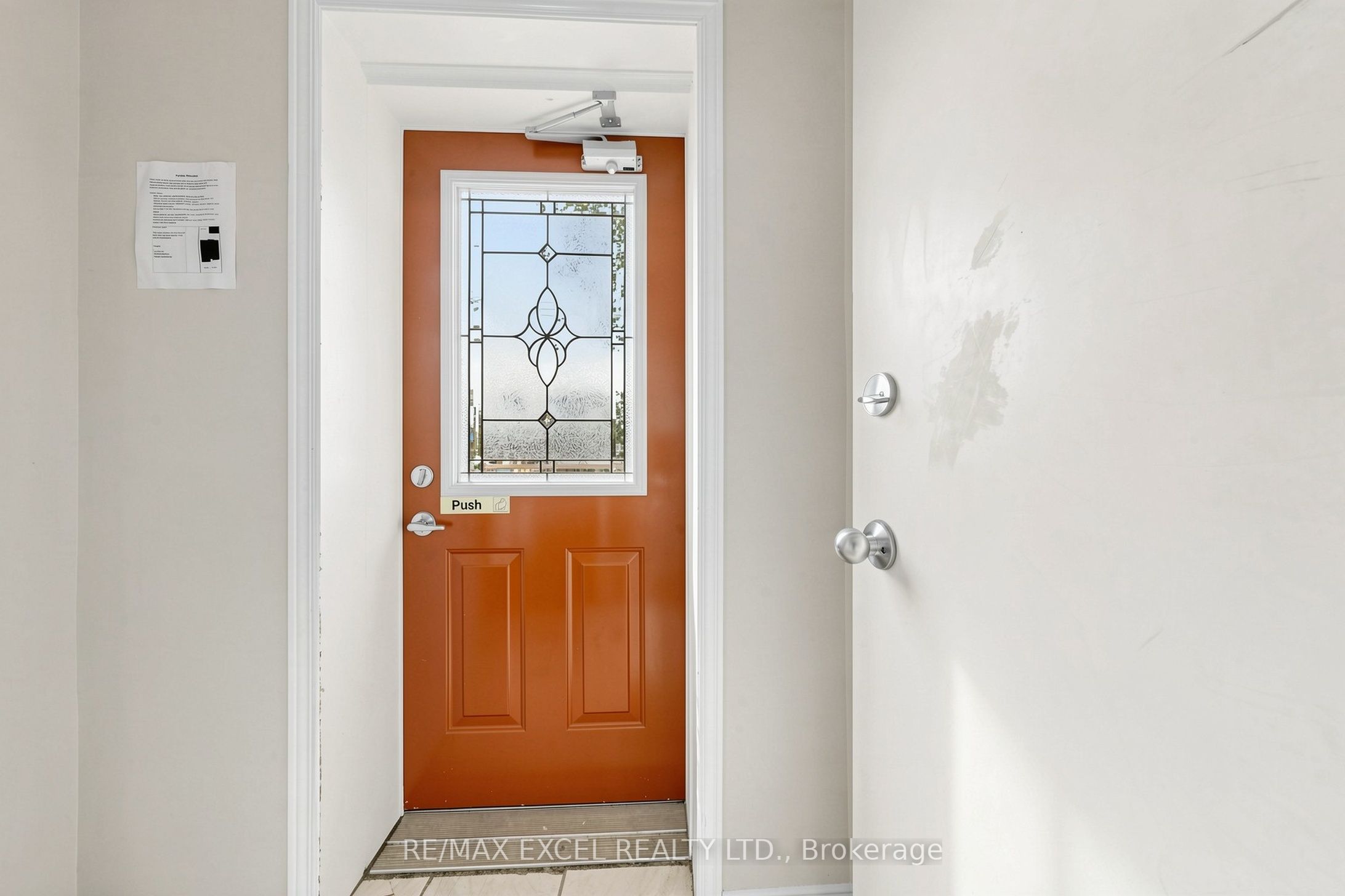 259 Victoria Avenue N Main, Hamilton, ON L8L 5G3 photo 2