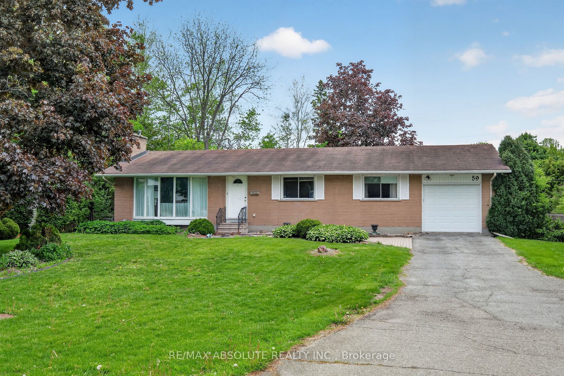 59 Evergreen Drive, Bells Corners and South to Fallowfield, ON K2H 6C5
