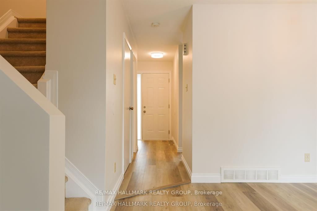 2624 Pimlico Crescent 122, Blossom Park - Airport and Area, ON K1T 2A8 photo 2
