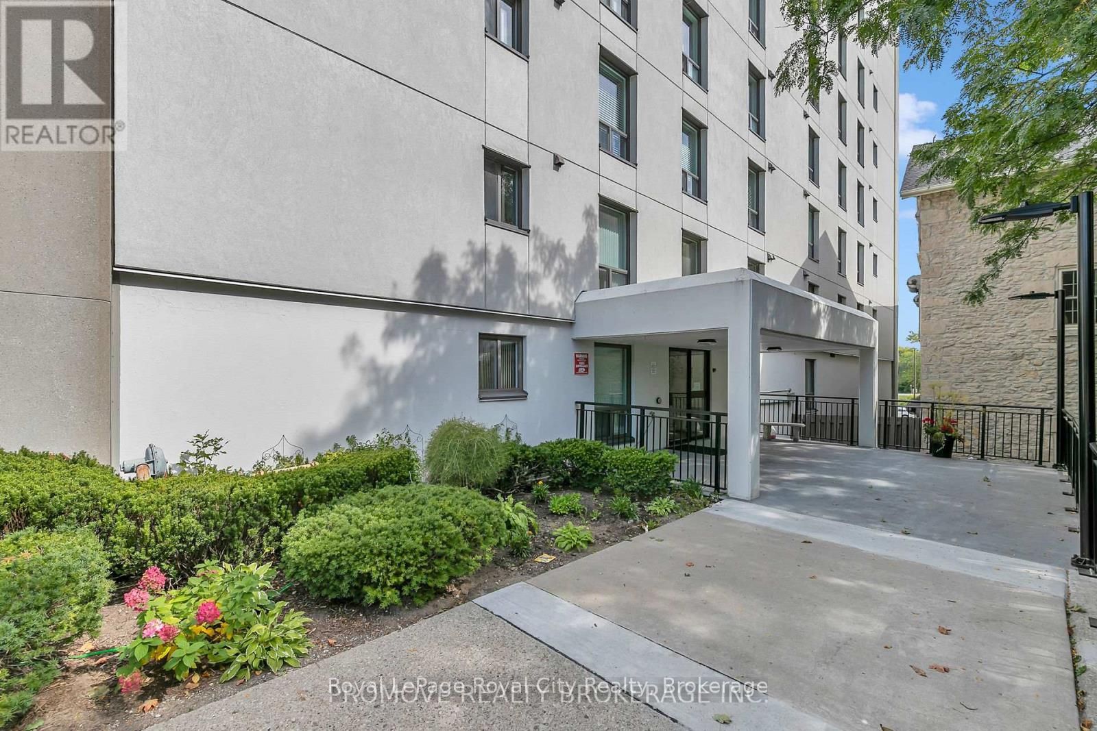 358 Waterloo Avenue 906, Guelph, ON N1H 7Y3 photo 2