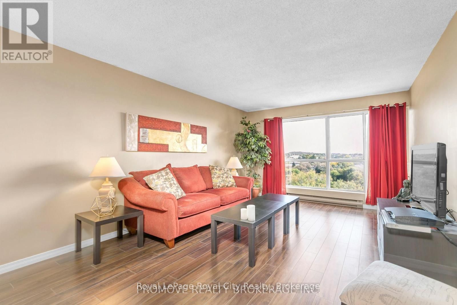 358 Waterloo Avenue 906, Guelph, ON N1H 7Y3 photo 3