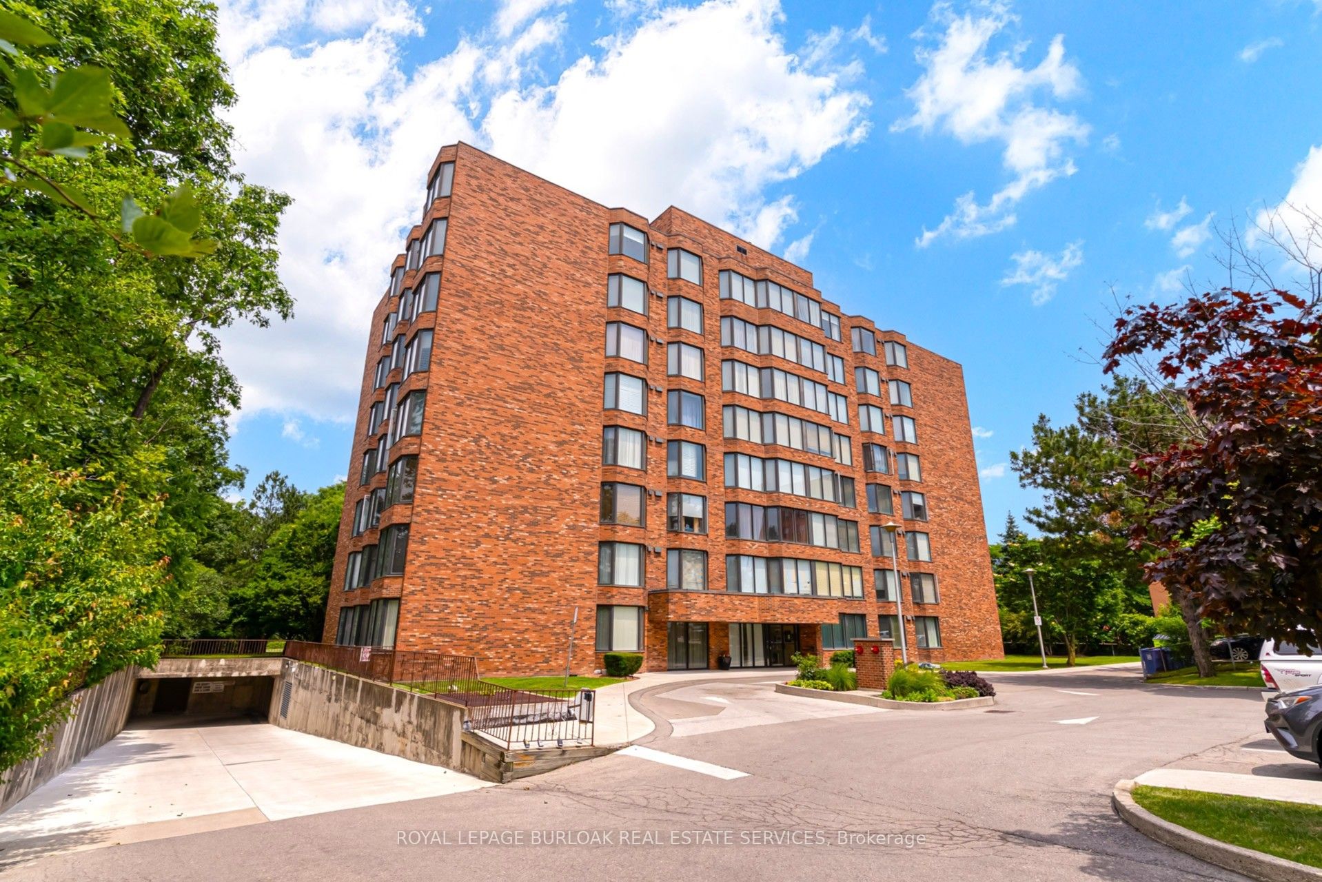 200 Limeridge Road W 804, Hamilton, ON L9C 7M7