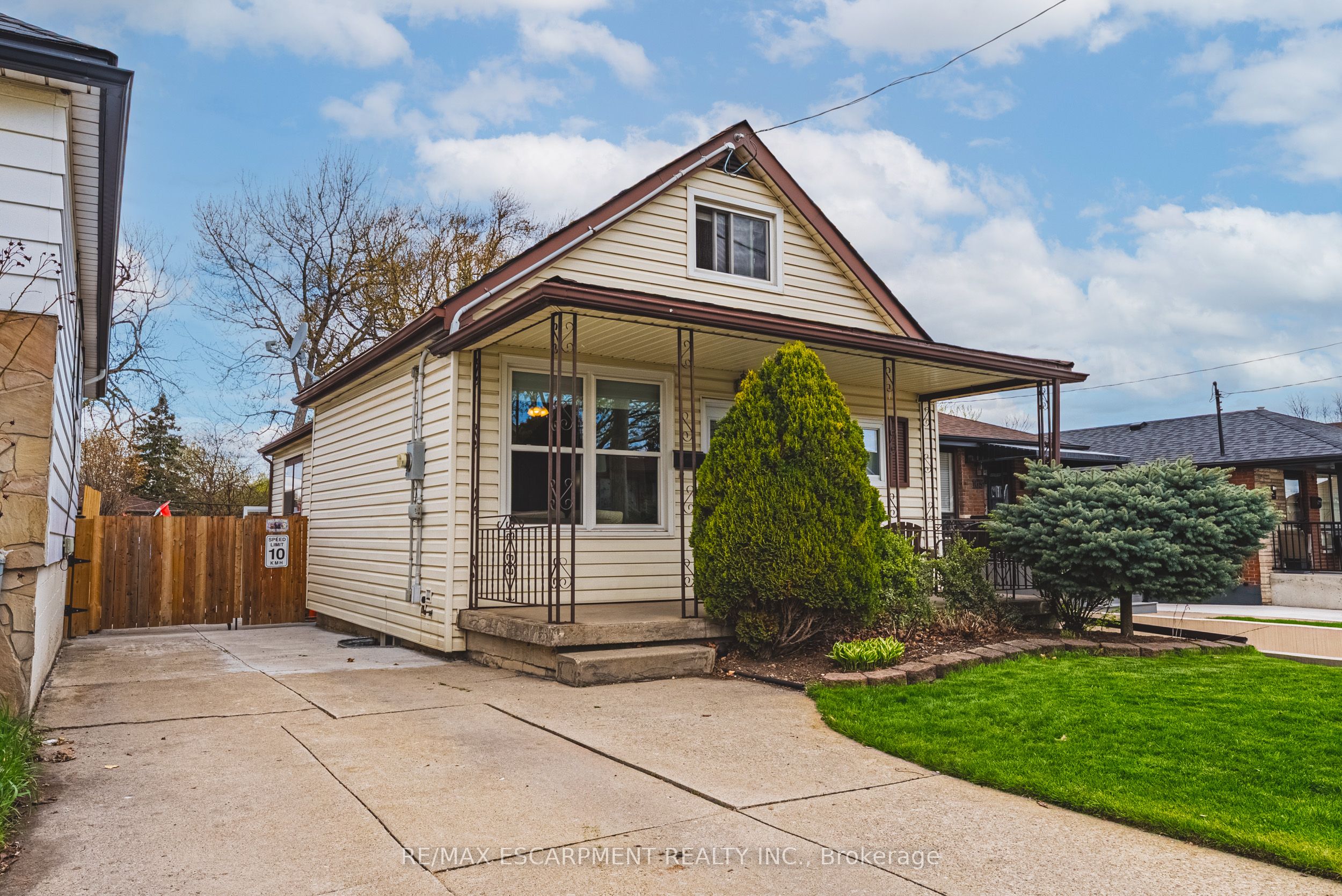 161 Ivon Avenue, Hamilton, ON L8H 5S7 photo 2