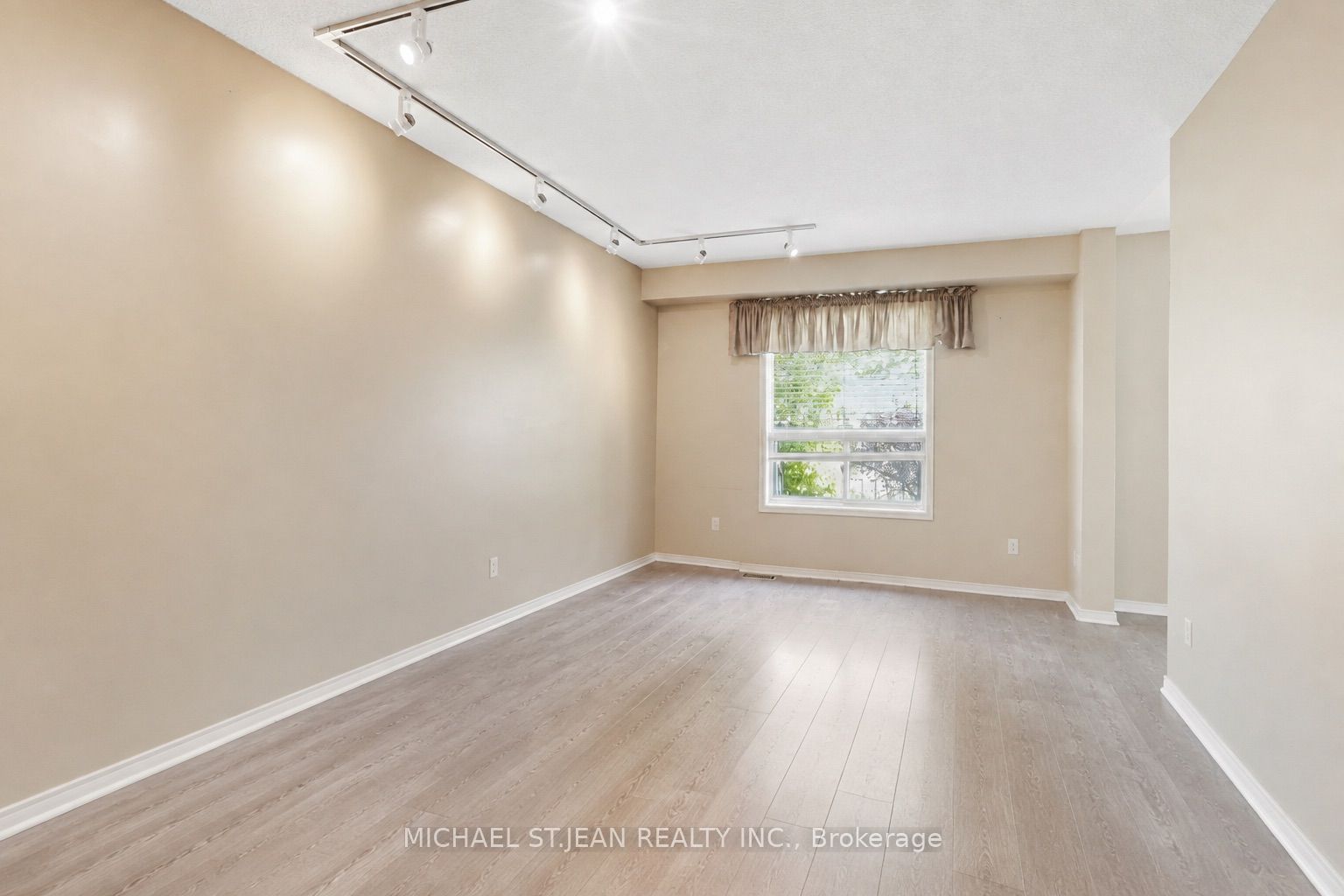 565 Rymal Road E 2, Hamilton, ON L8W 3Y2 photo 4