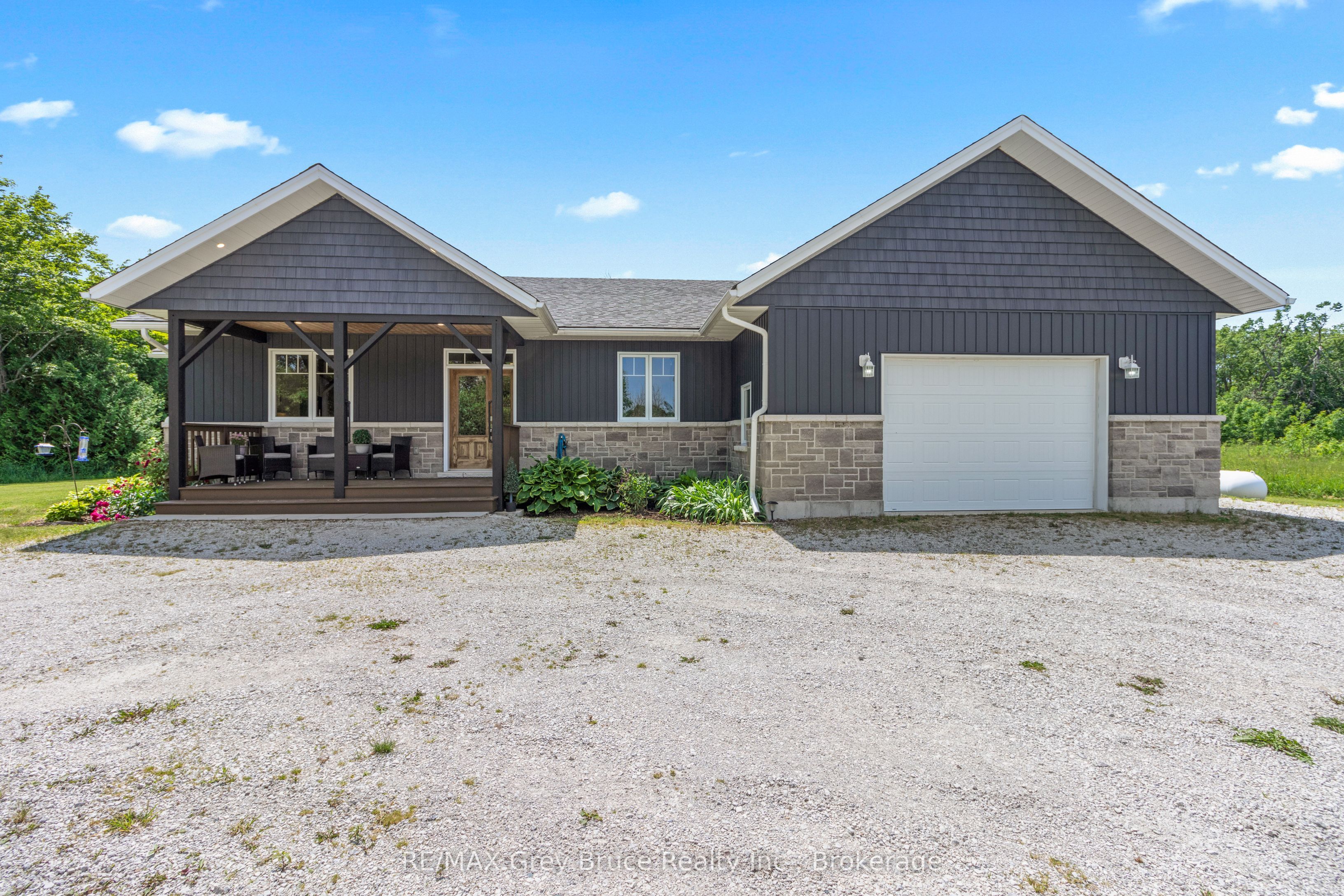 1379 West Road, Northern Bruce Peninsula, ON N0H 1W0 photo 2