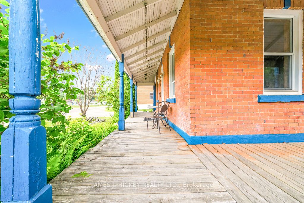 20 Main Street, Laurentian Hills, ON K0J 1J0 photo 2
