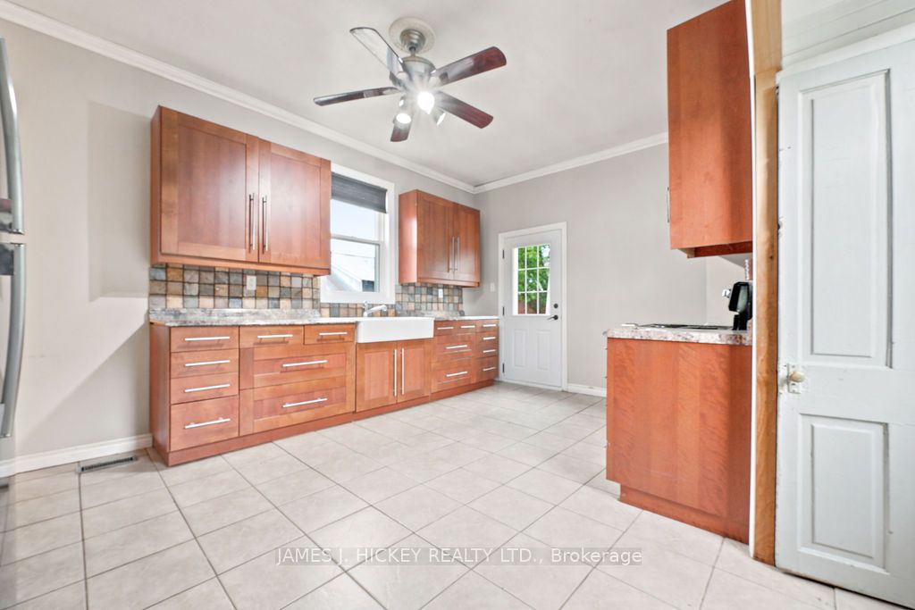20 Main Street, Laurentian Hills, ON K0J 1J0 photo 5