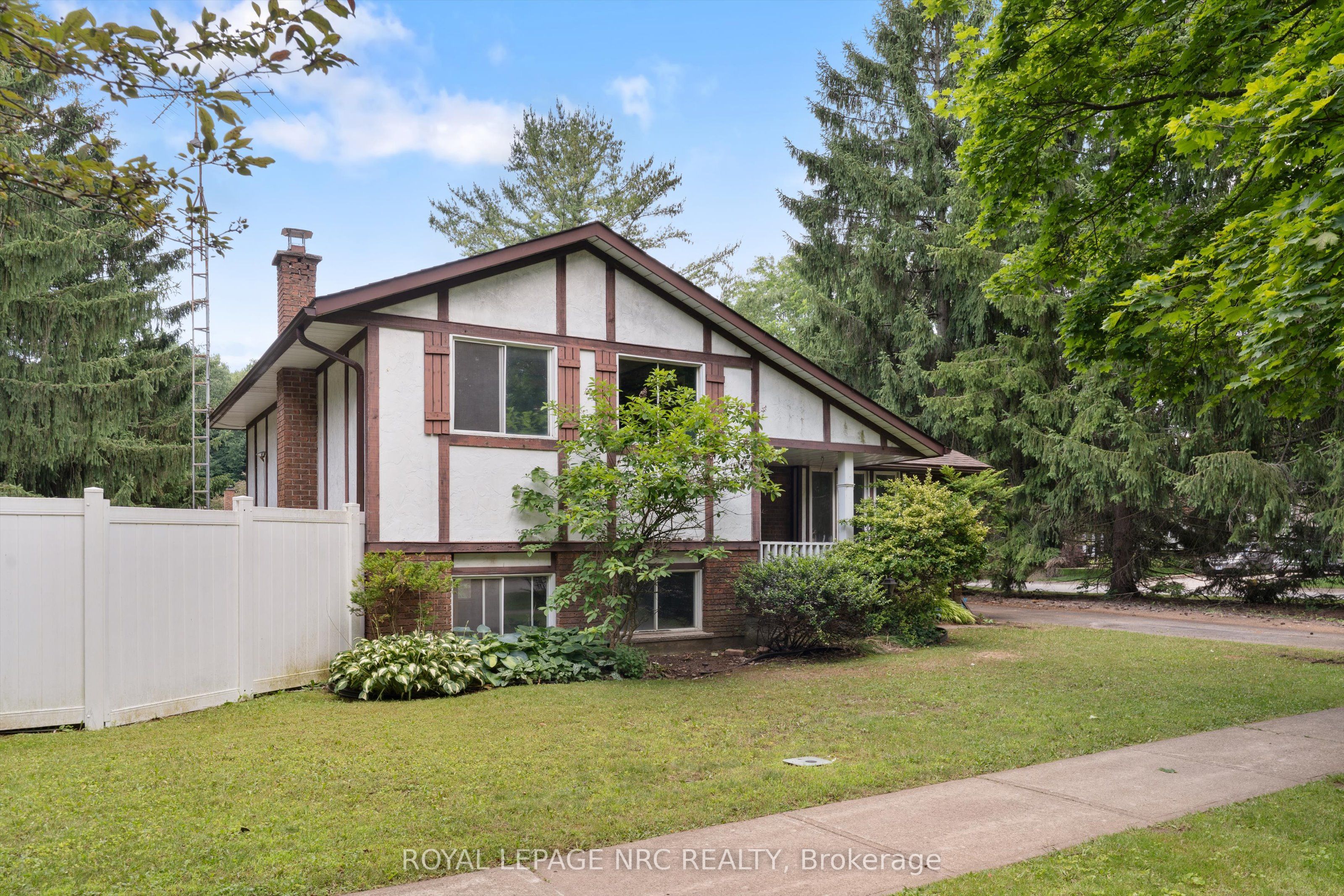 5 Fallingbrook Drive, Pelham, ON L0S 1E1 photo 5