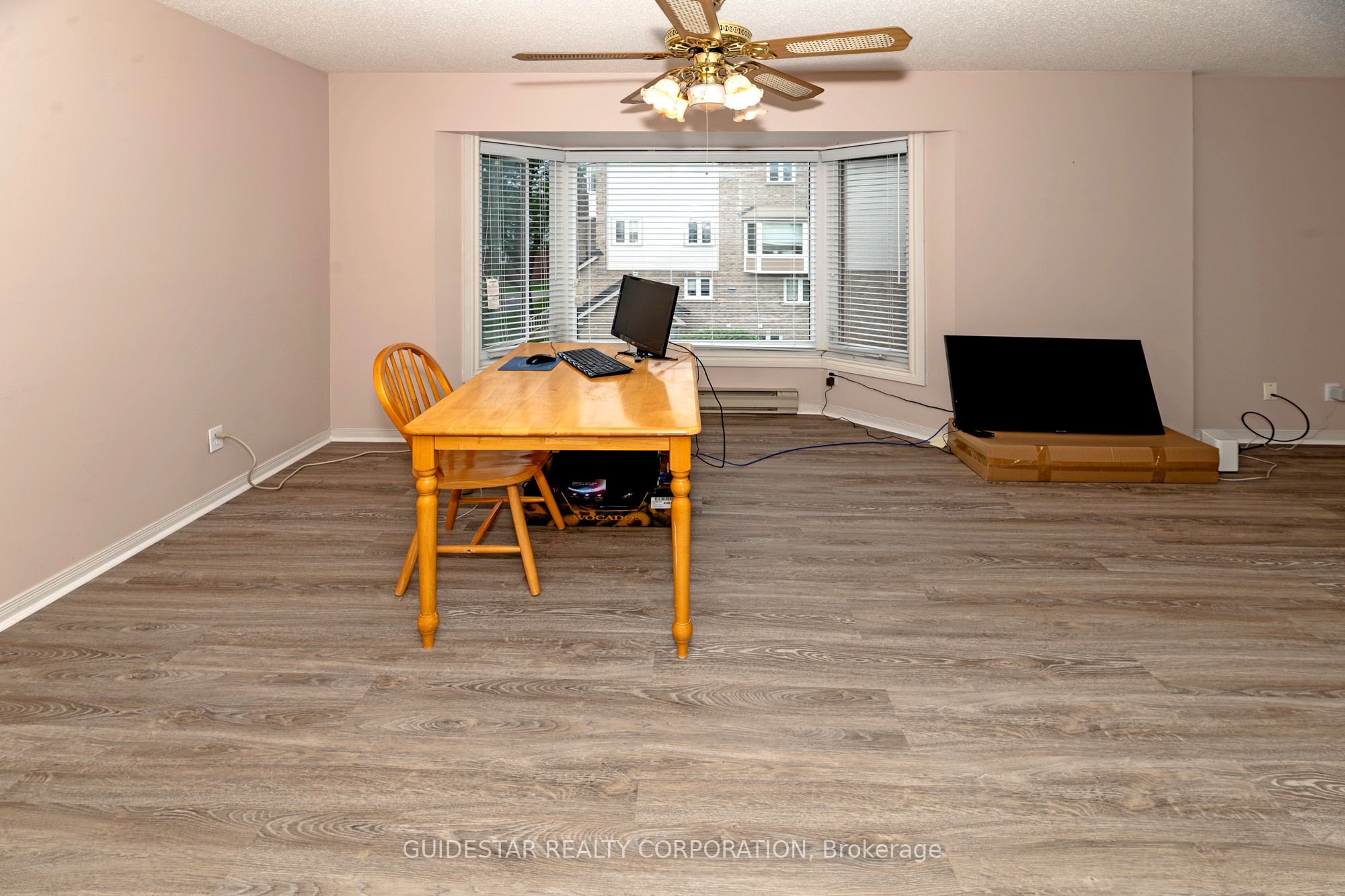 288 Briston Private, Hunt Club - South Keys and Area, ON K1G 5P9 photo 3