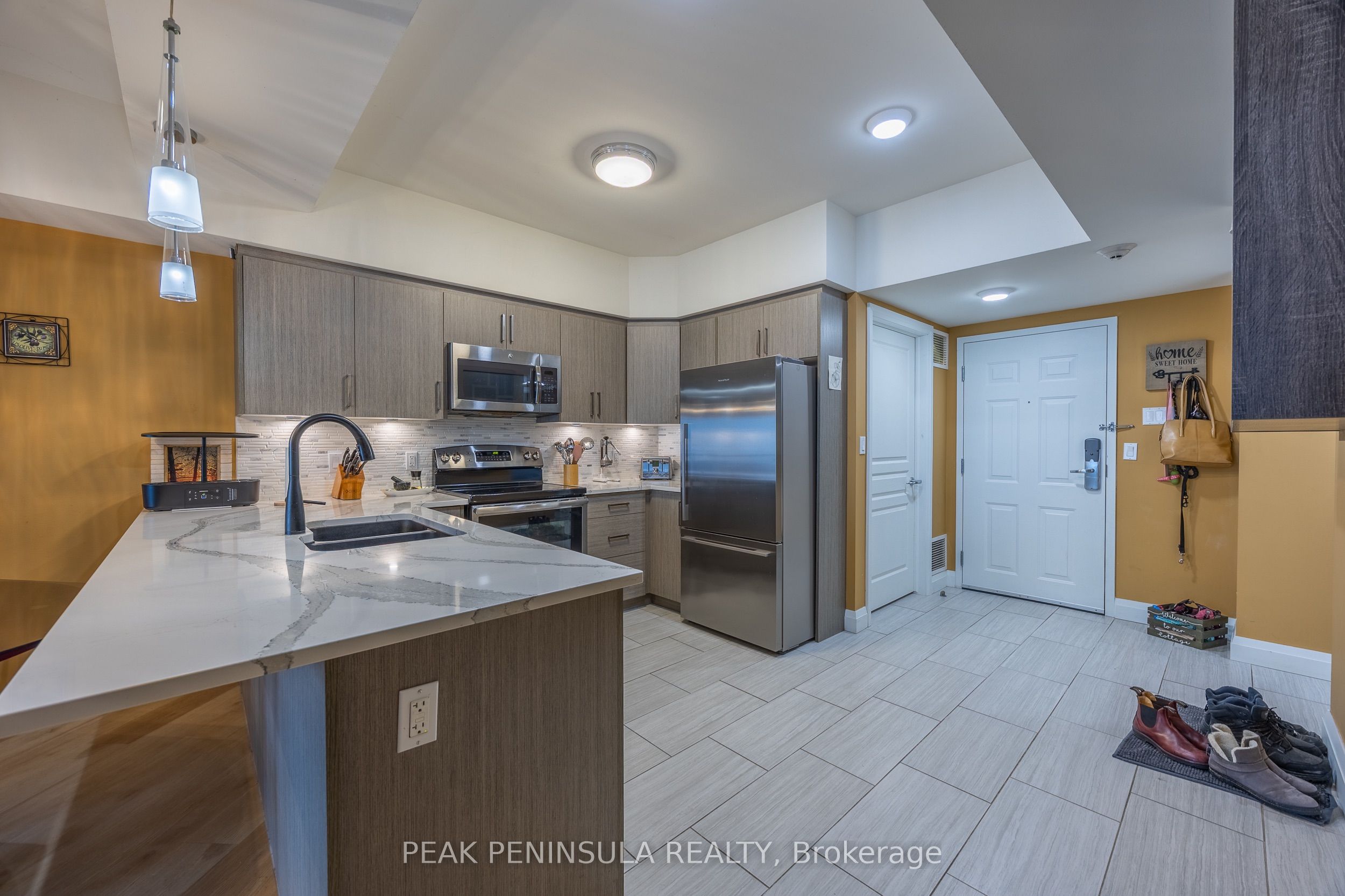 12 Erie Boulevard 203, Norfolk, ON N0E 1M0 photo 4
