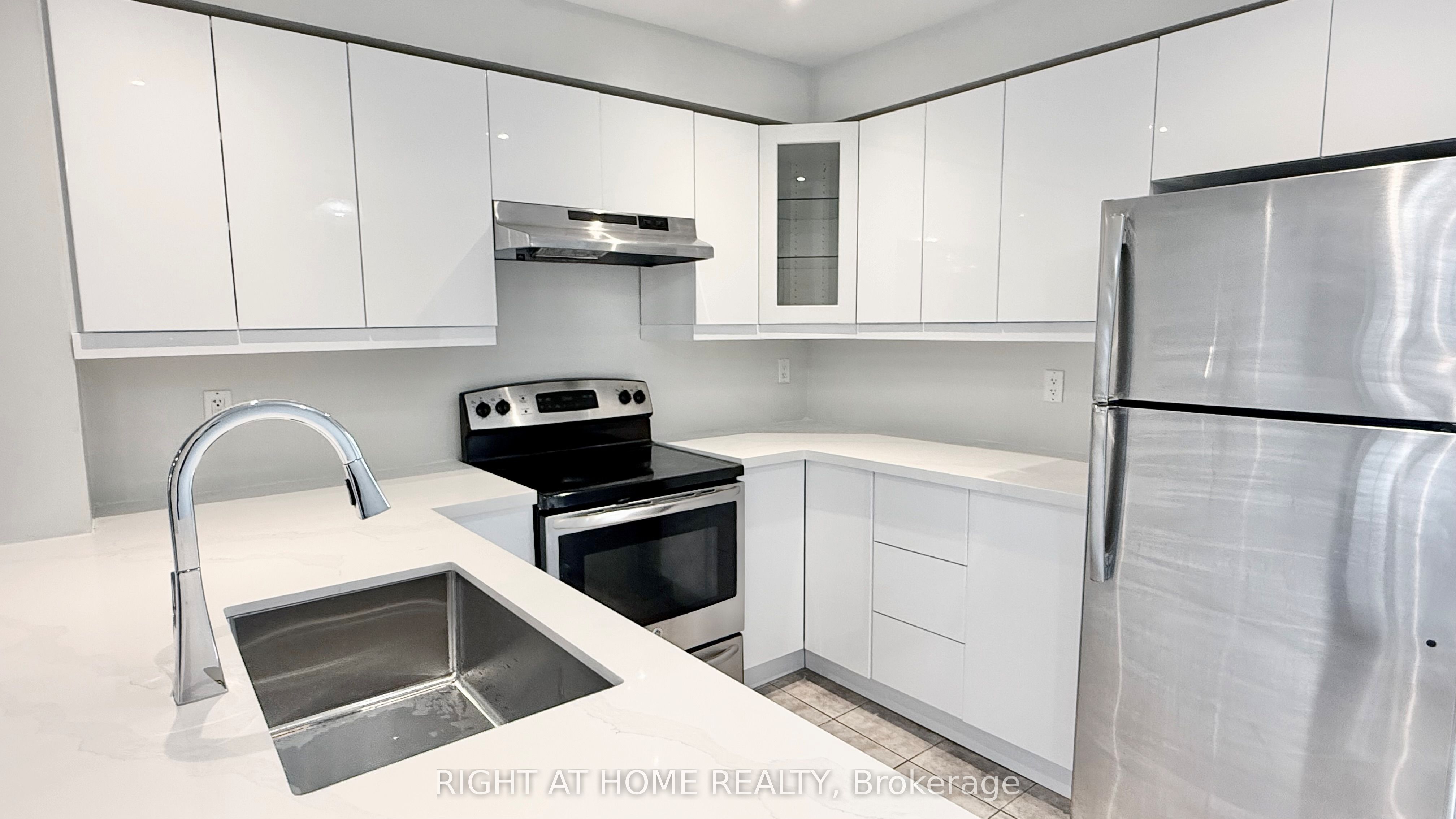 87 Mayland Trail, Hamilton, ON L8J 0G4 photo 3