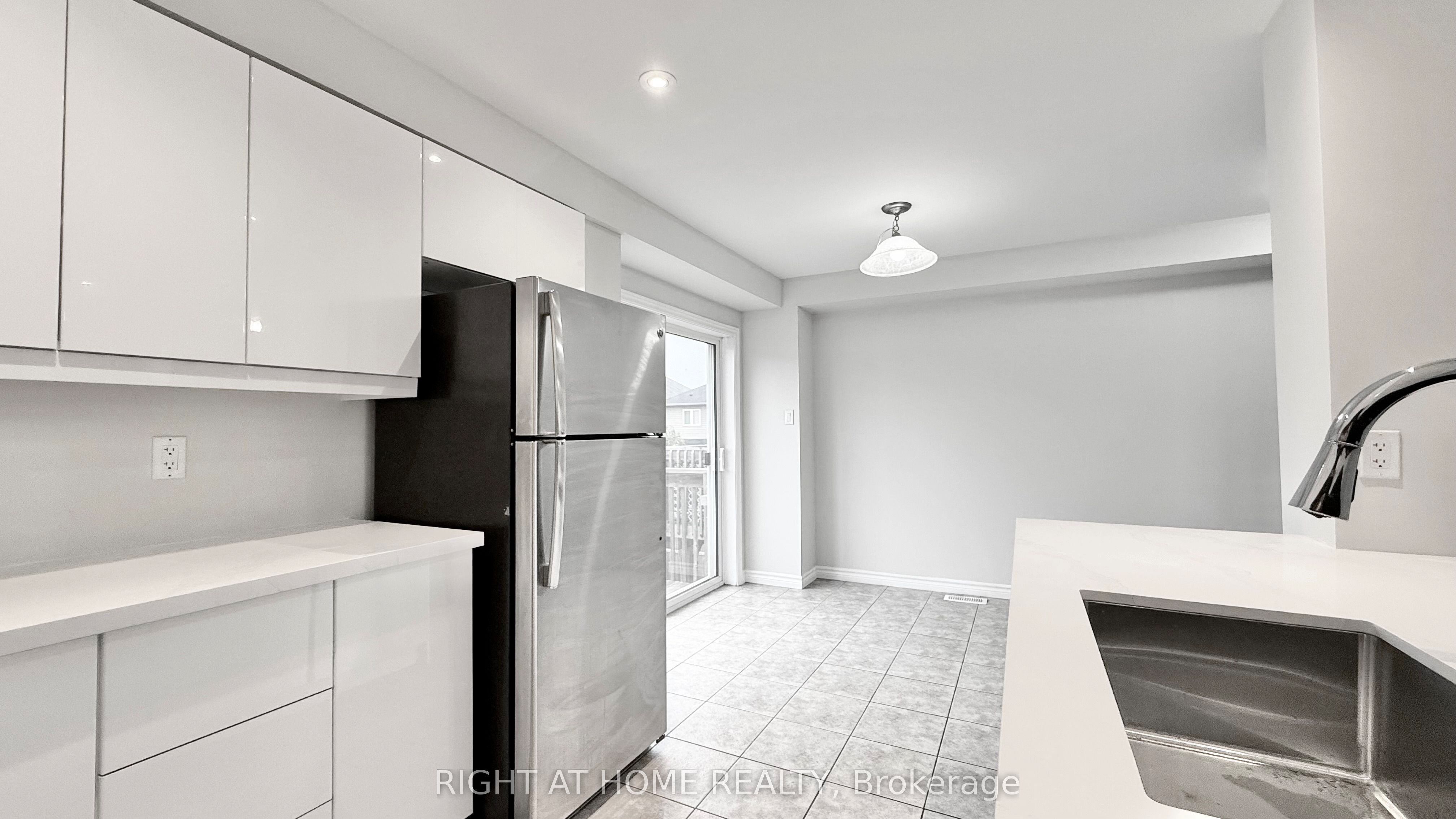 87 Mayland Trail, Hamilton, ON L8J 0G4 photo 5