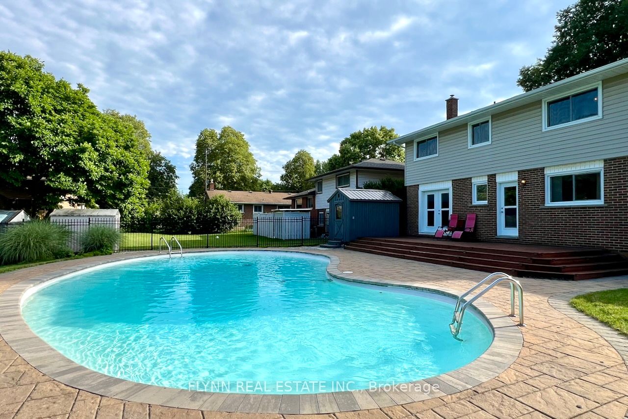 3020 Saint George Avenue, Niagara Falls, ON L2J 2P2 photo 5