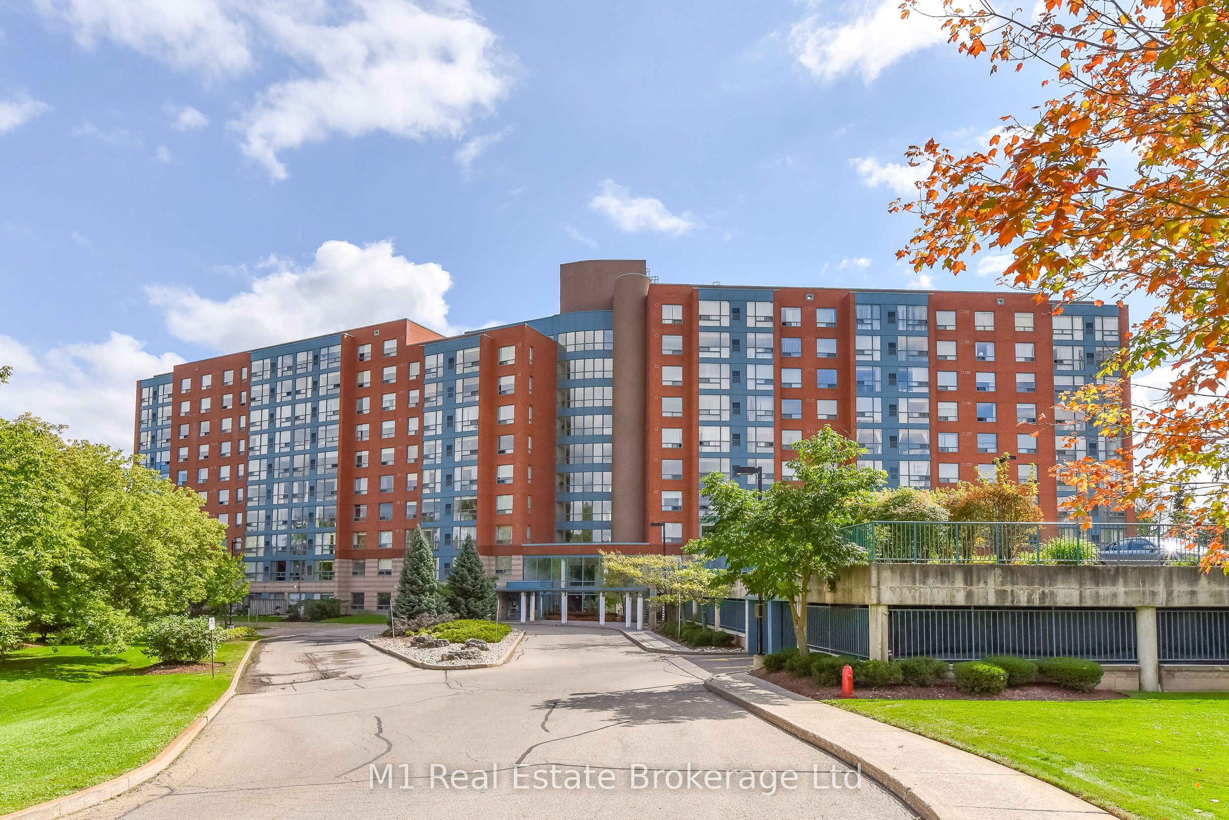 55 Blue Springs Drive PH2, Waterloo, ON N2J 4T3 photo 3