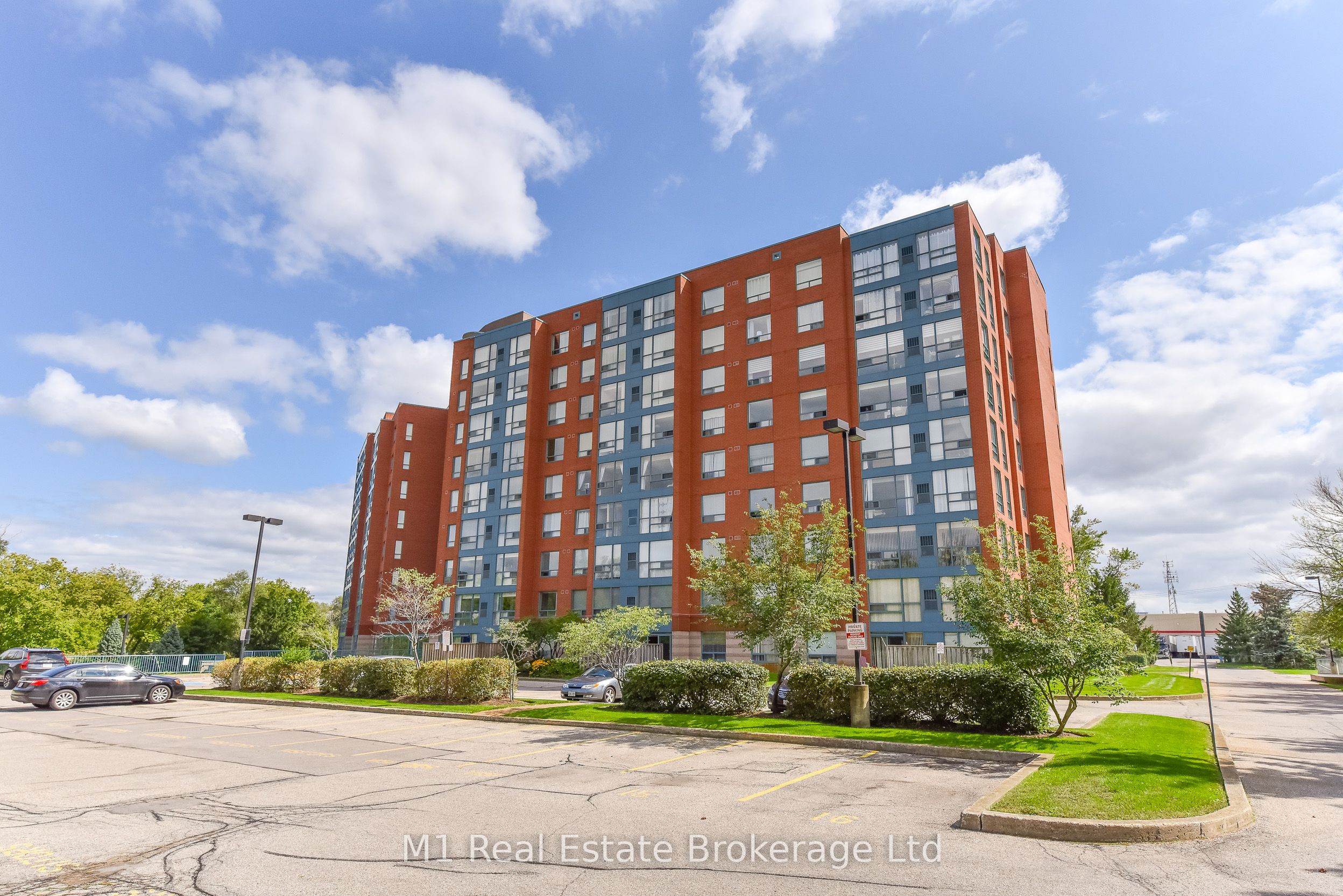 55 Blue Springs Drive PH2, Waterloo, ON N2J 4T3 photo 4