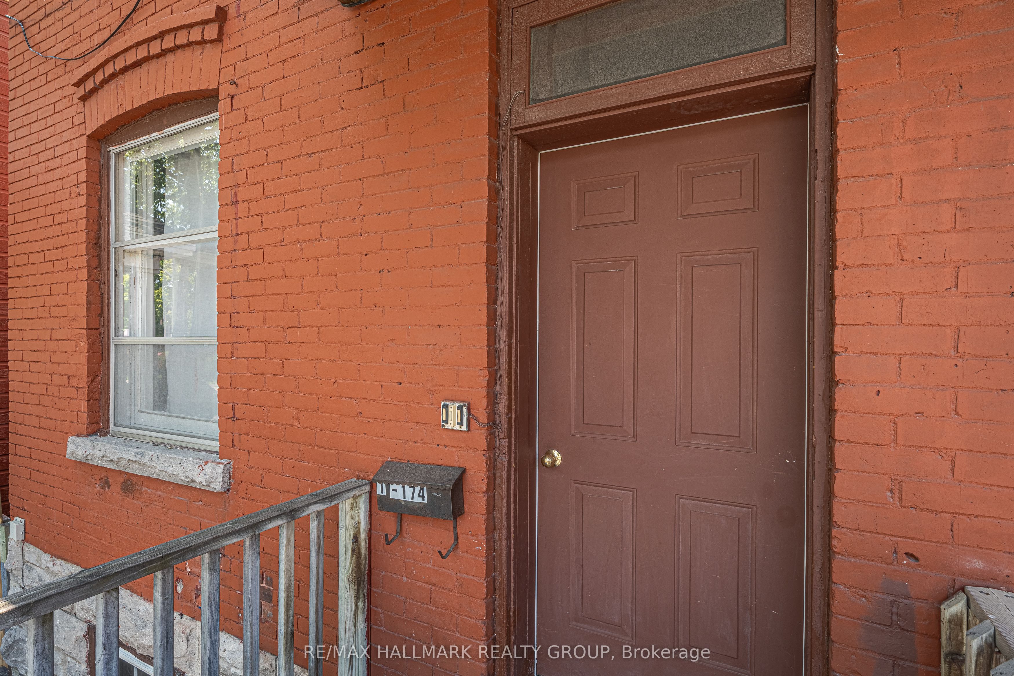174 Arthur Street, West Centre Town, ON K1R 7C4 photo 3
