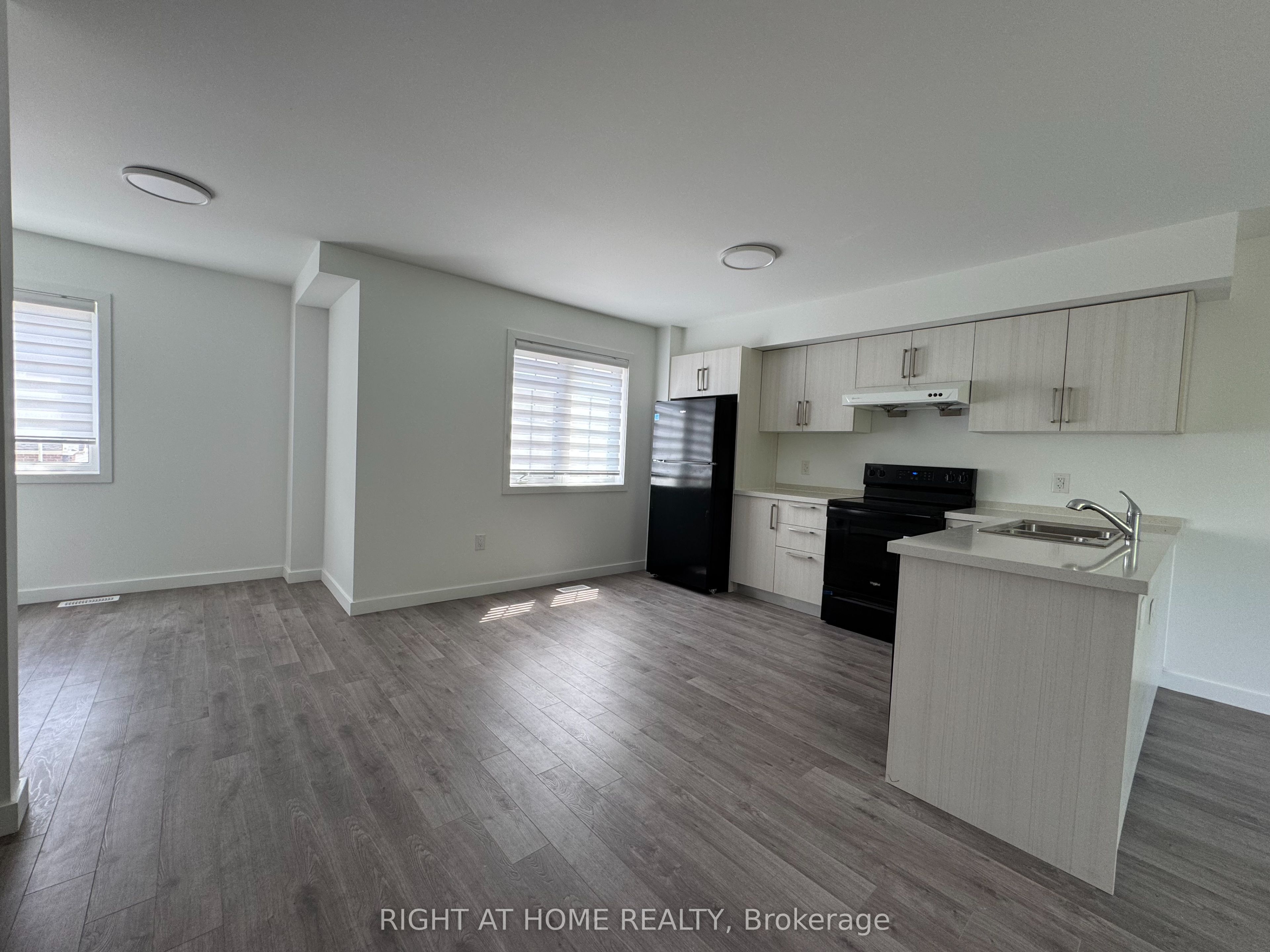 133 Highriver Trail (Main), Welland, ON L3C 0H6 photo 4