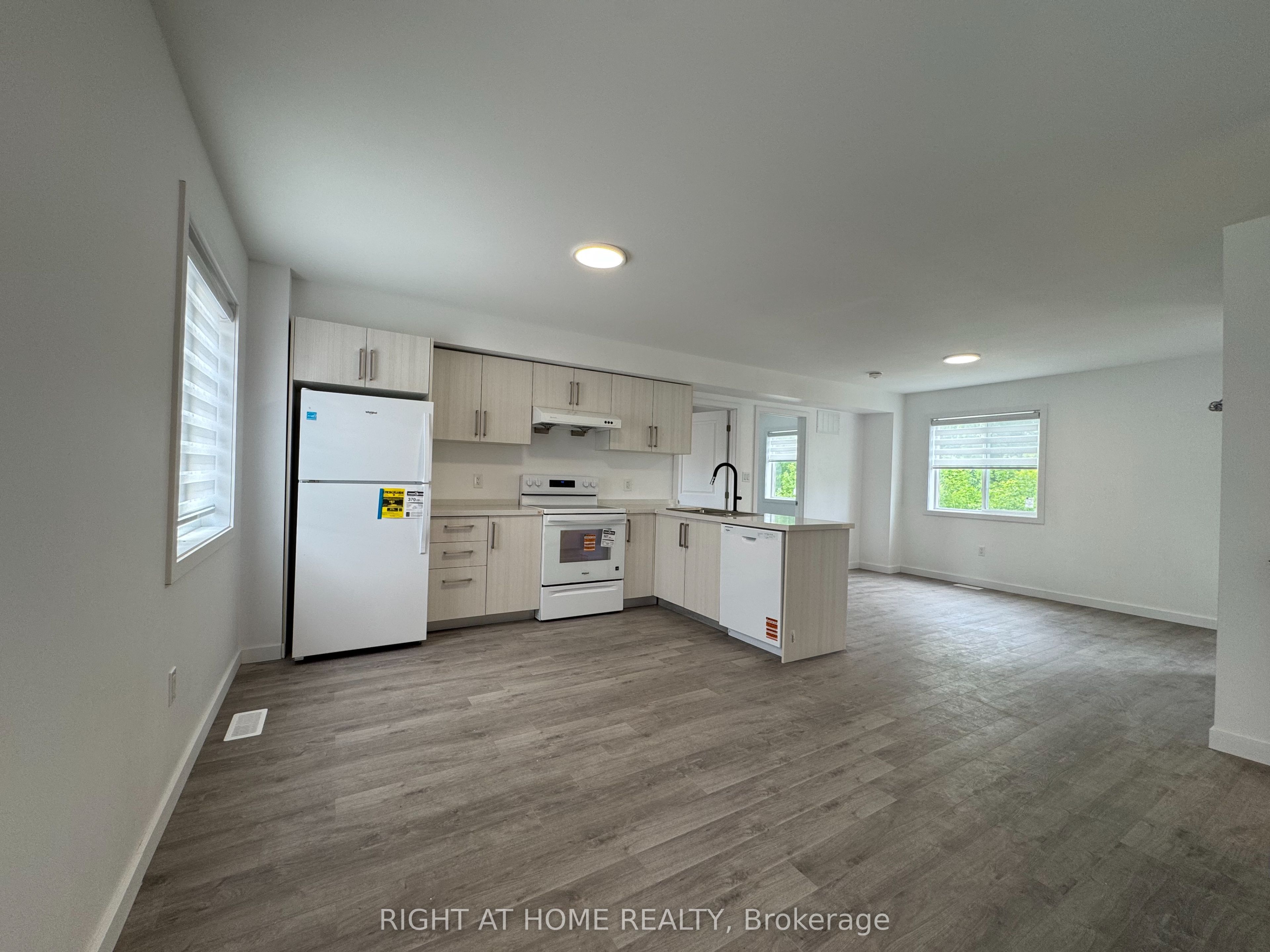 119 Highriver Trail (Main), Welland, ON L3C 0H6