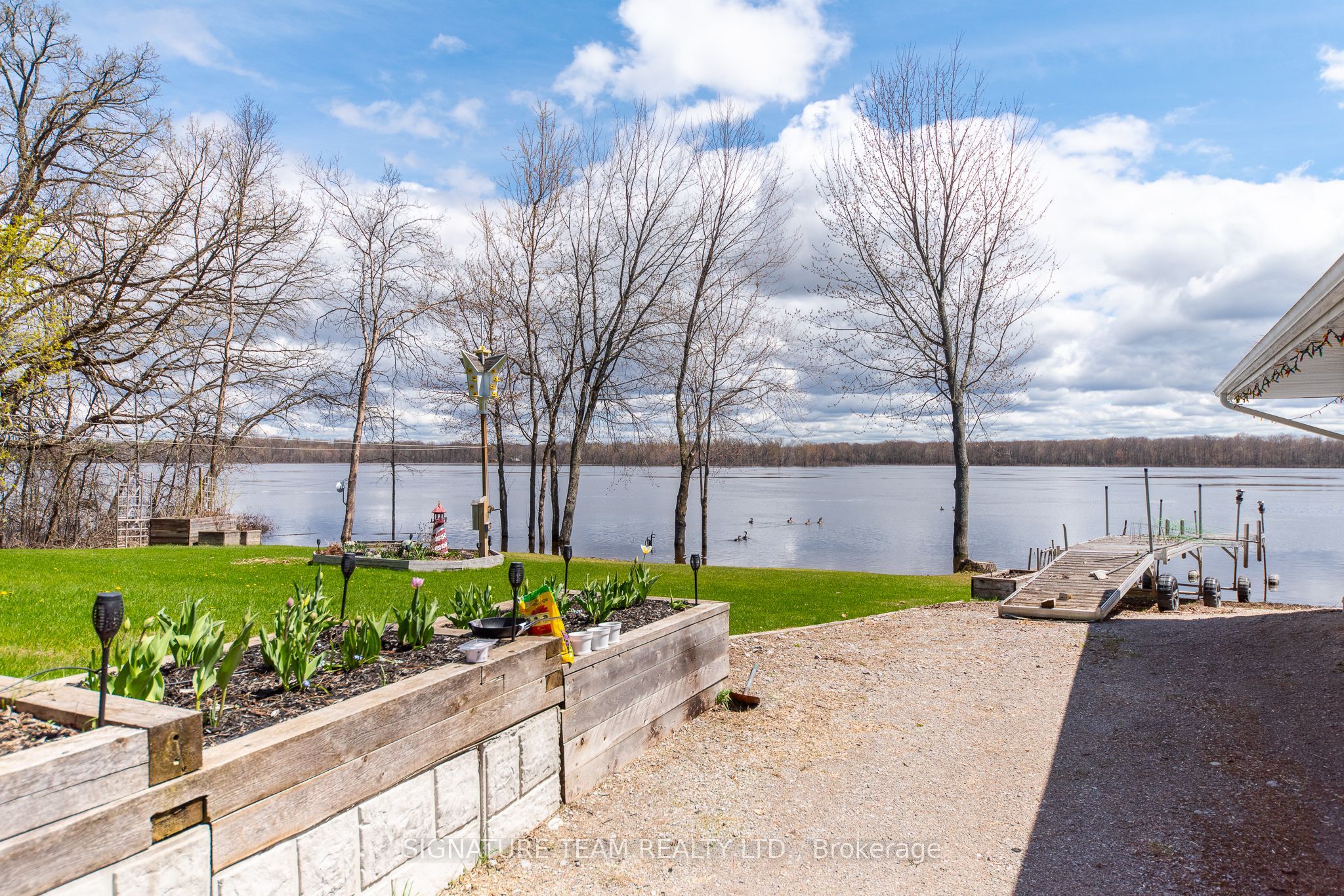 428 Lacroix Bay Road, Whitewater Region, ON K0J 2L0 photo 4
