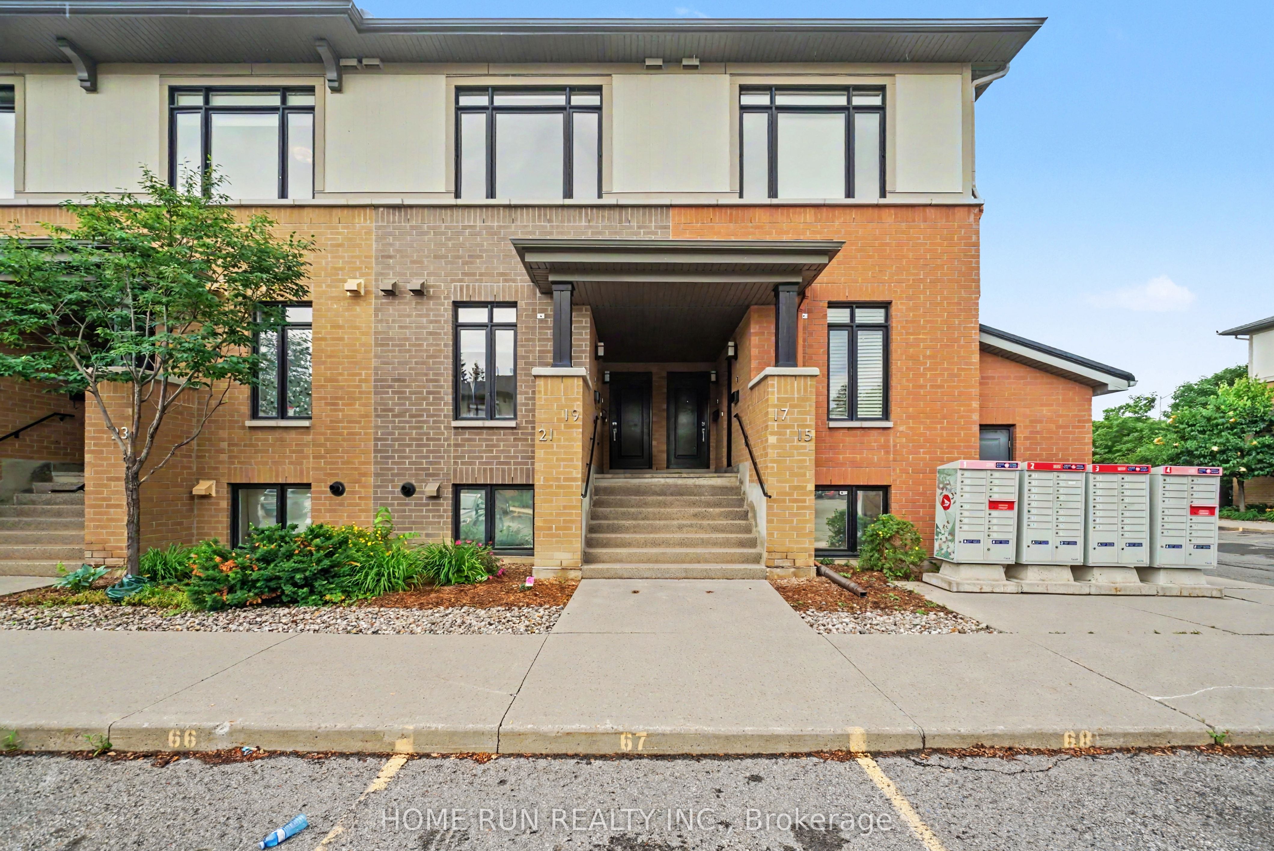 19 BERGERON Private, Orleans - Convent Glen and Area, ON K1C 0C2 photo 2